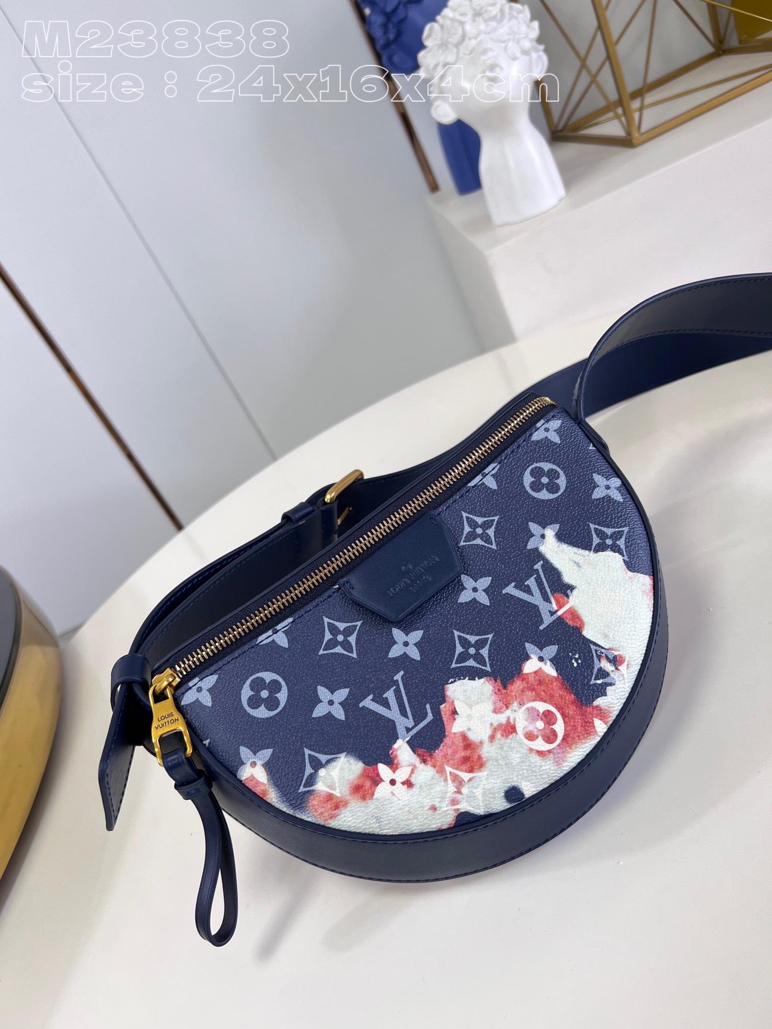 l**is V*t*n lv moon crossbody