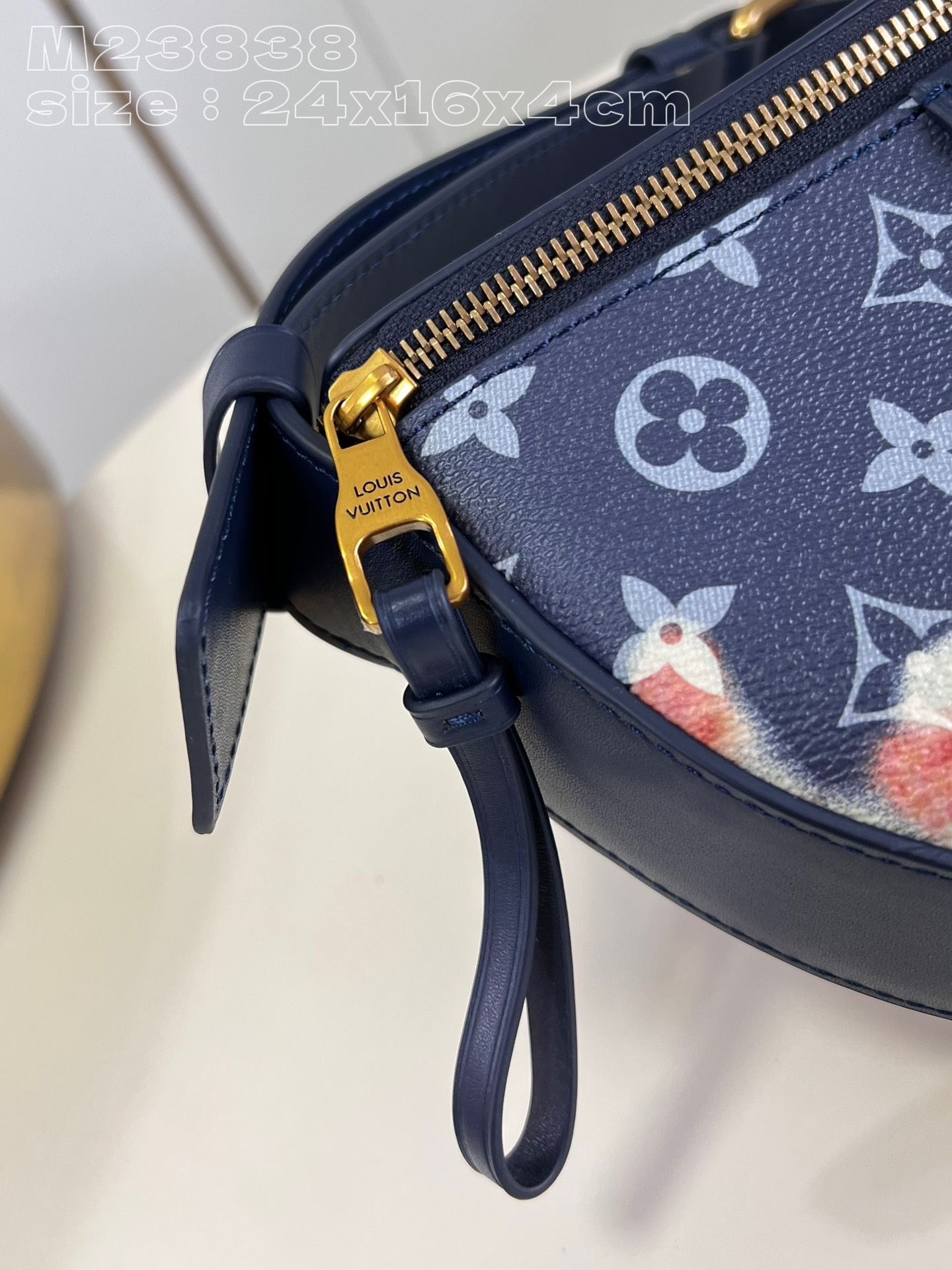 l**is V*t*n lv moon crossbody