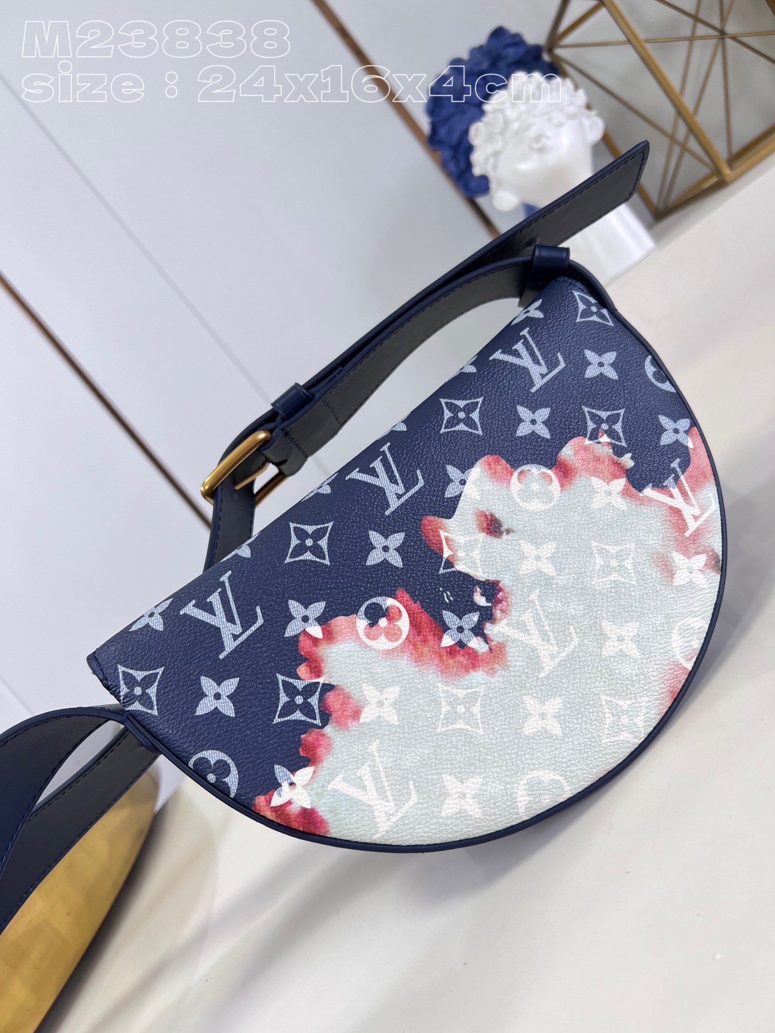 l**is V*t*n lv moon crossbody