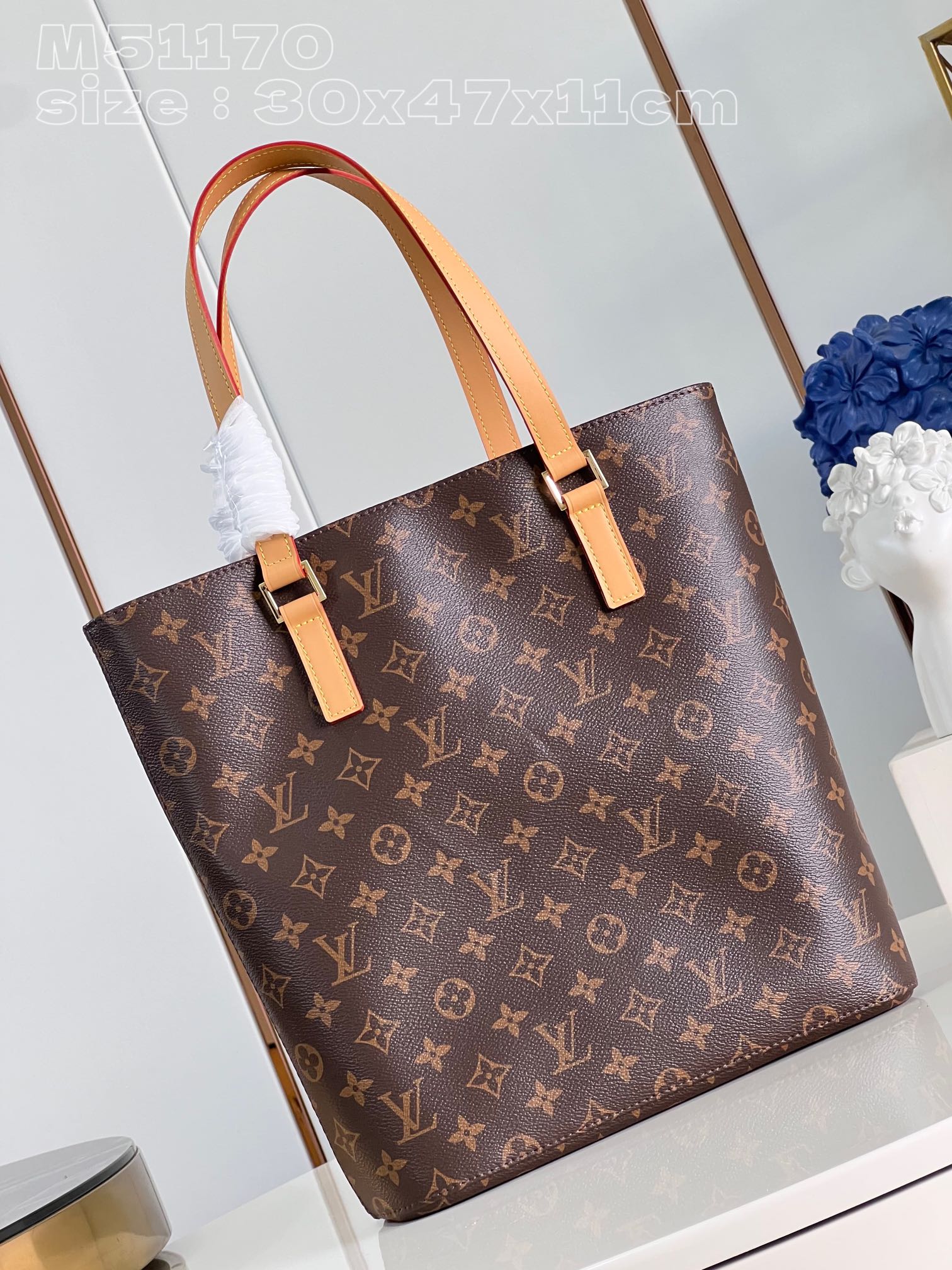 l**is V*t*n shopping bag