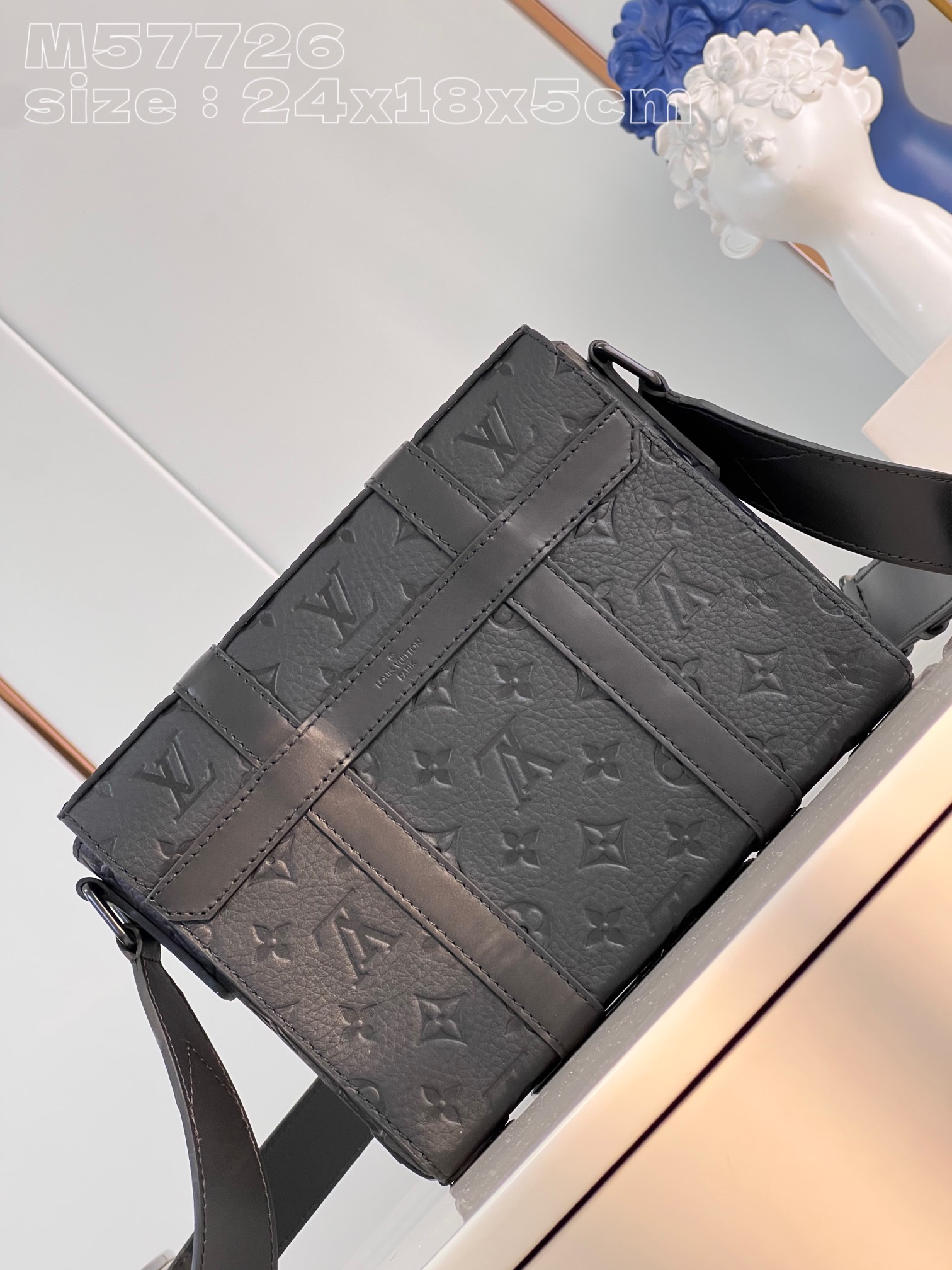 l**is V*t*n trunk messenger