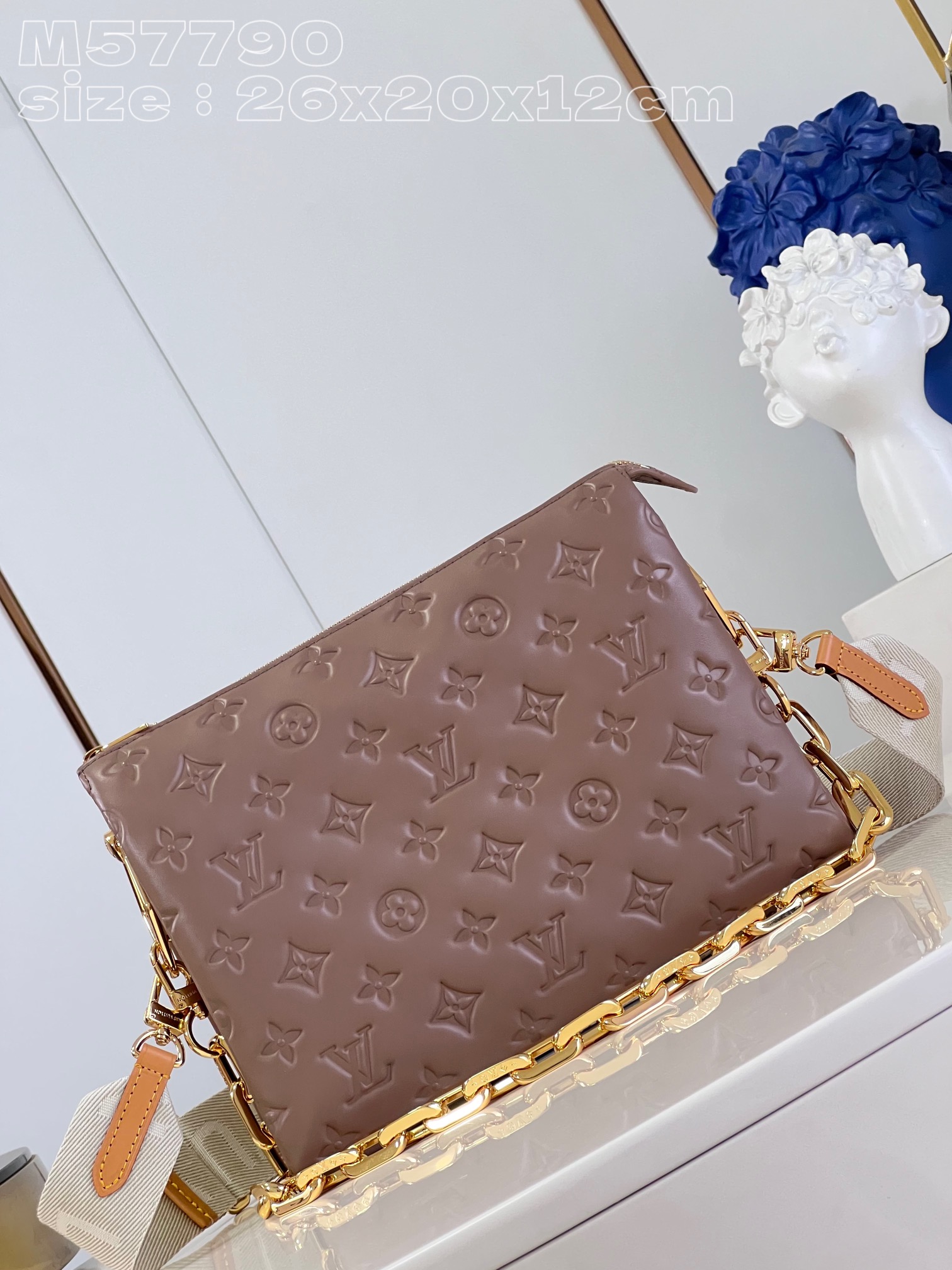 l**is V*t*n coussin small handbag