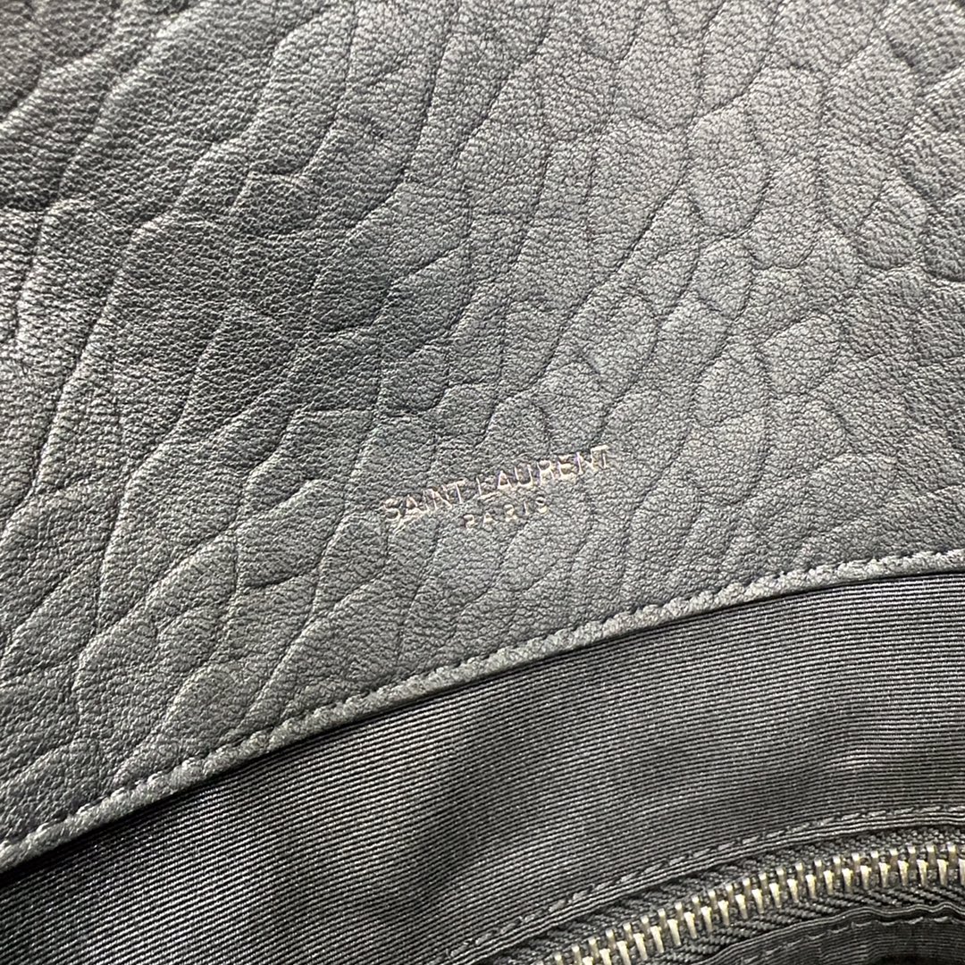 YSL NIKI OVERSIZED IN GRAINED LAMBSKIN
