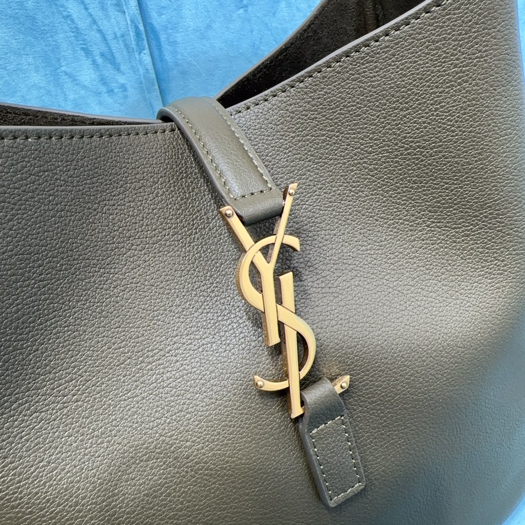 YSL LE5À7 SOFT SMALL Hobo Bag