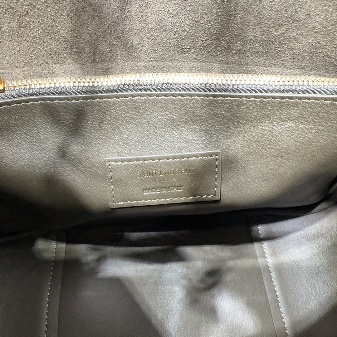 YSL LE5À7 SOFT SMALL Hobo Bag