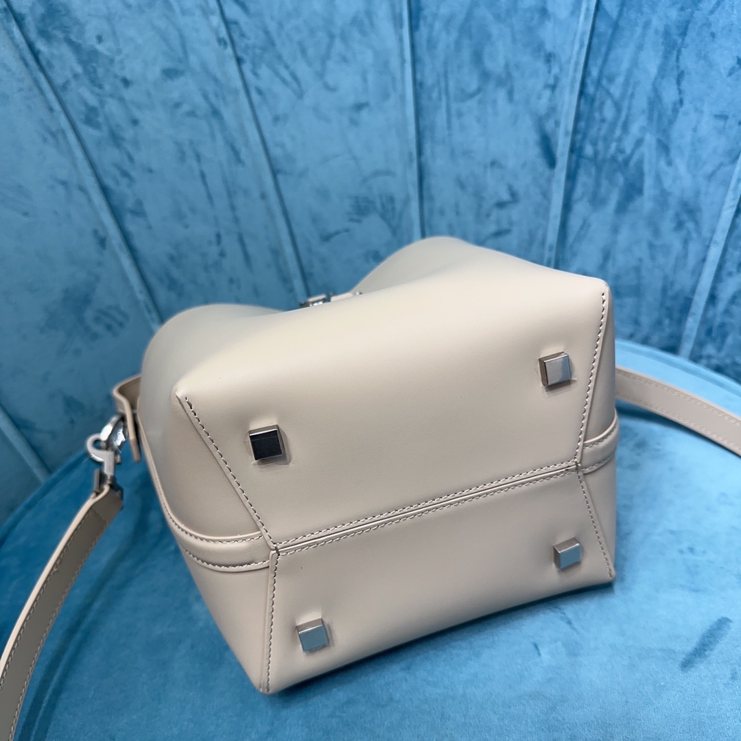 YSL LE 37 SMALL IN SHINY LEATHER