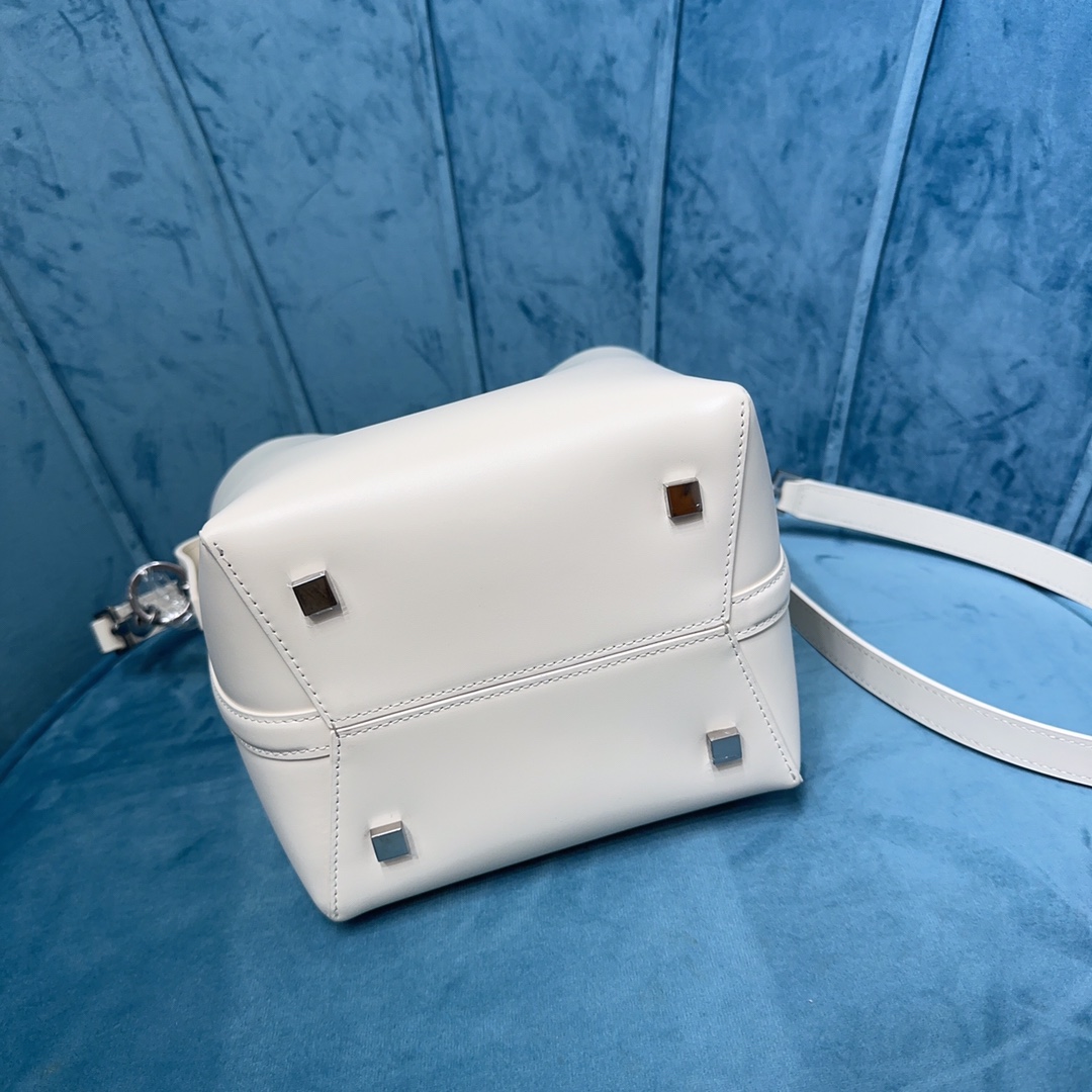 YSL LE 37 SMALL IN SHINY LEATHER