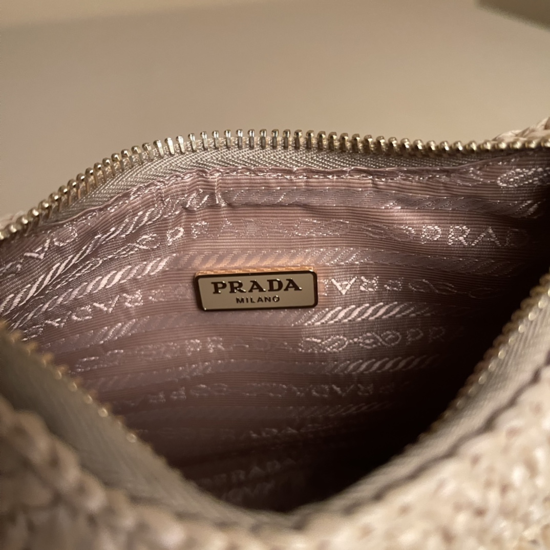 Pra*a hobo bag