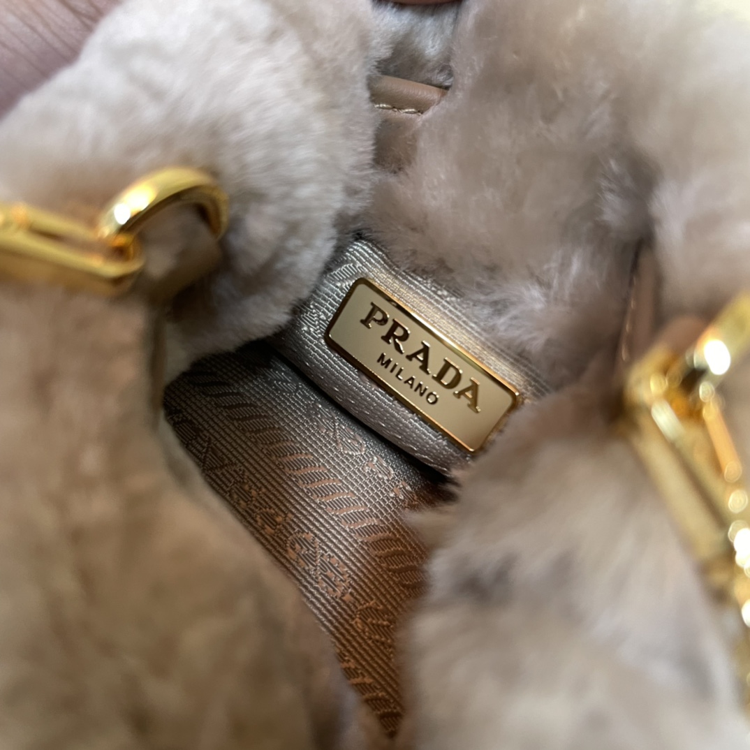 Pra*a shearling mini-pouch