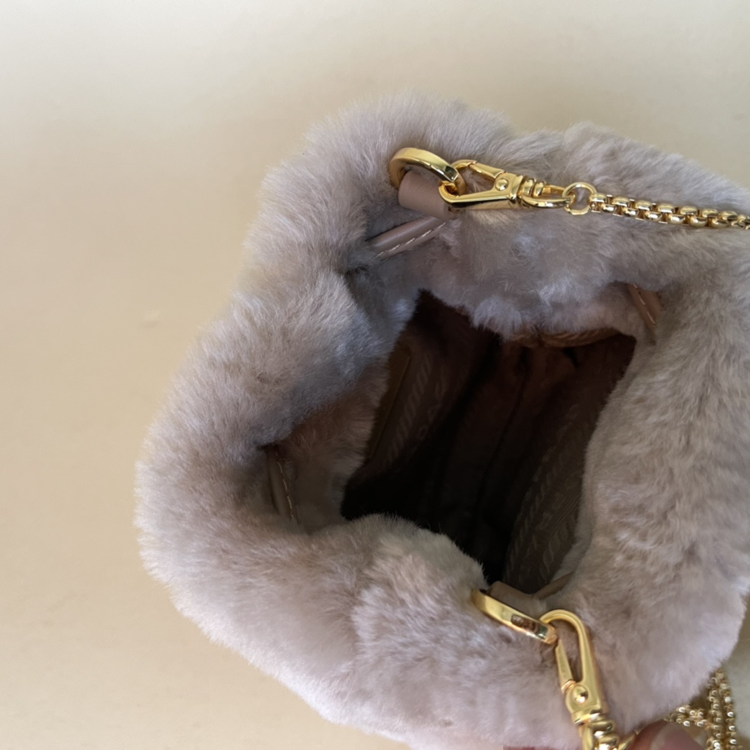 Pra*a shearling mini-pouch
