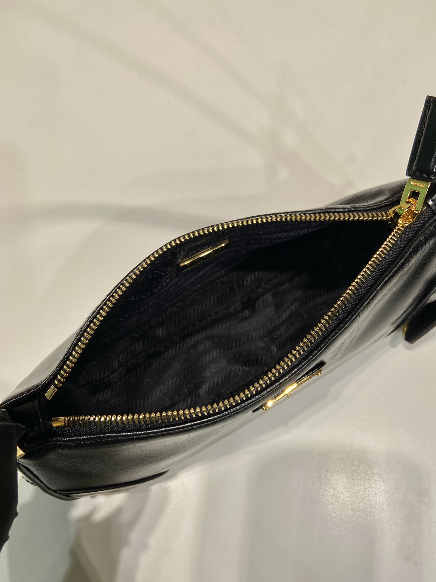Pra*a Pra*a re-edition 2002 small leather shoulder bag