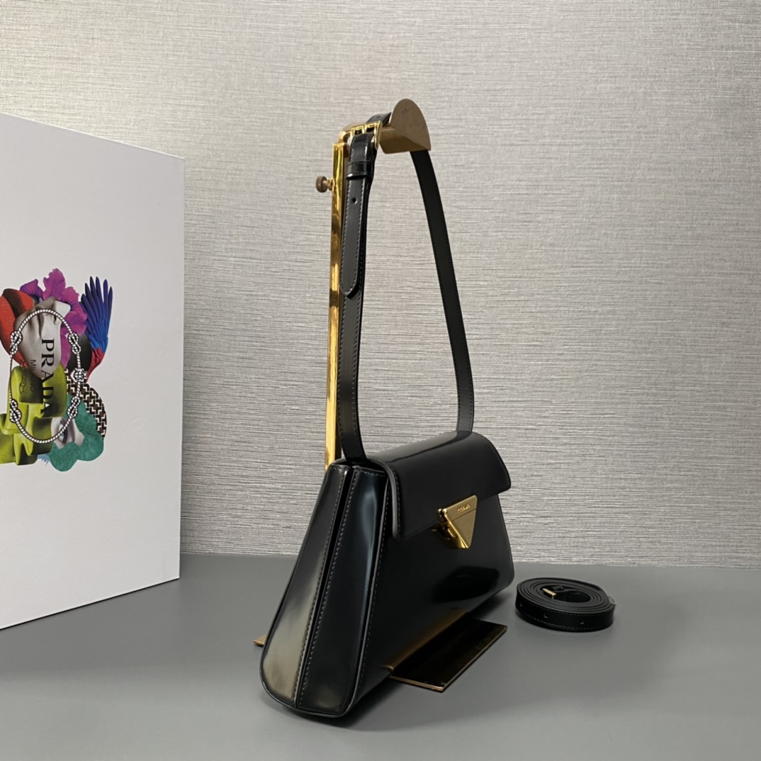 Pra*a medium brushed leather handbag