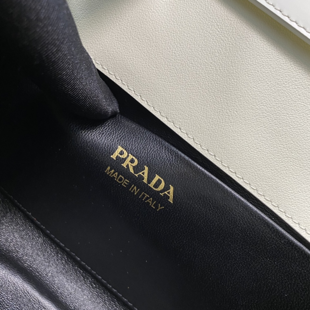 Pra*a medium brushed leather handbag