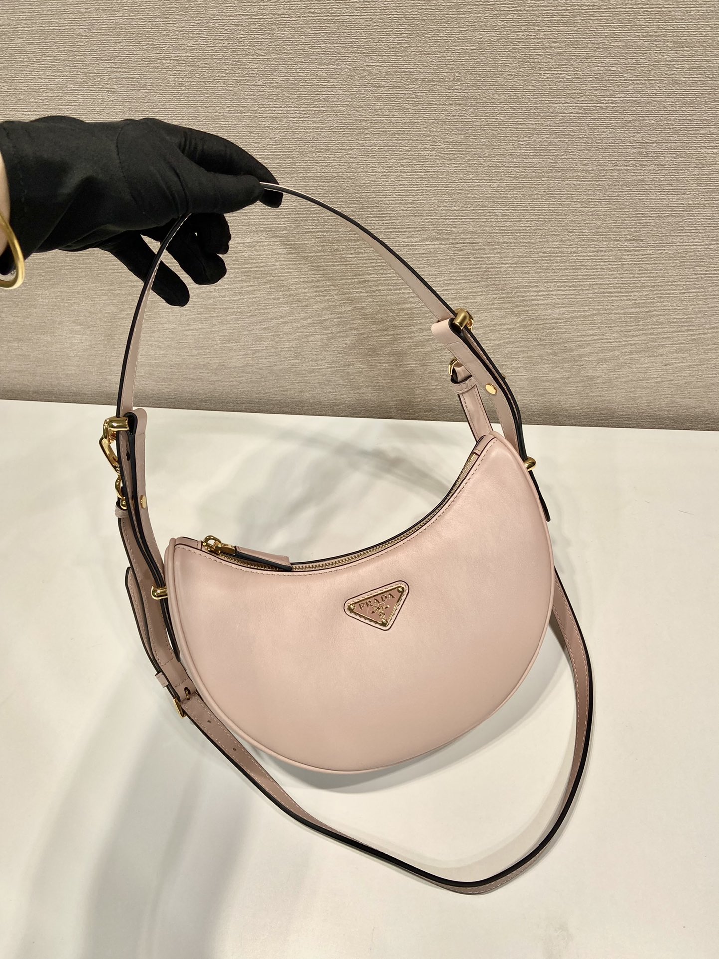Pra*a arqué leather shoulder bag