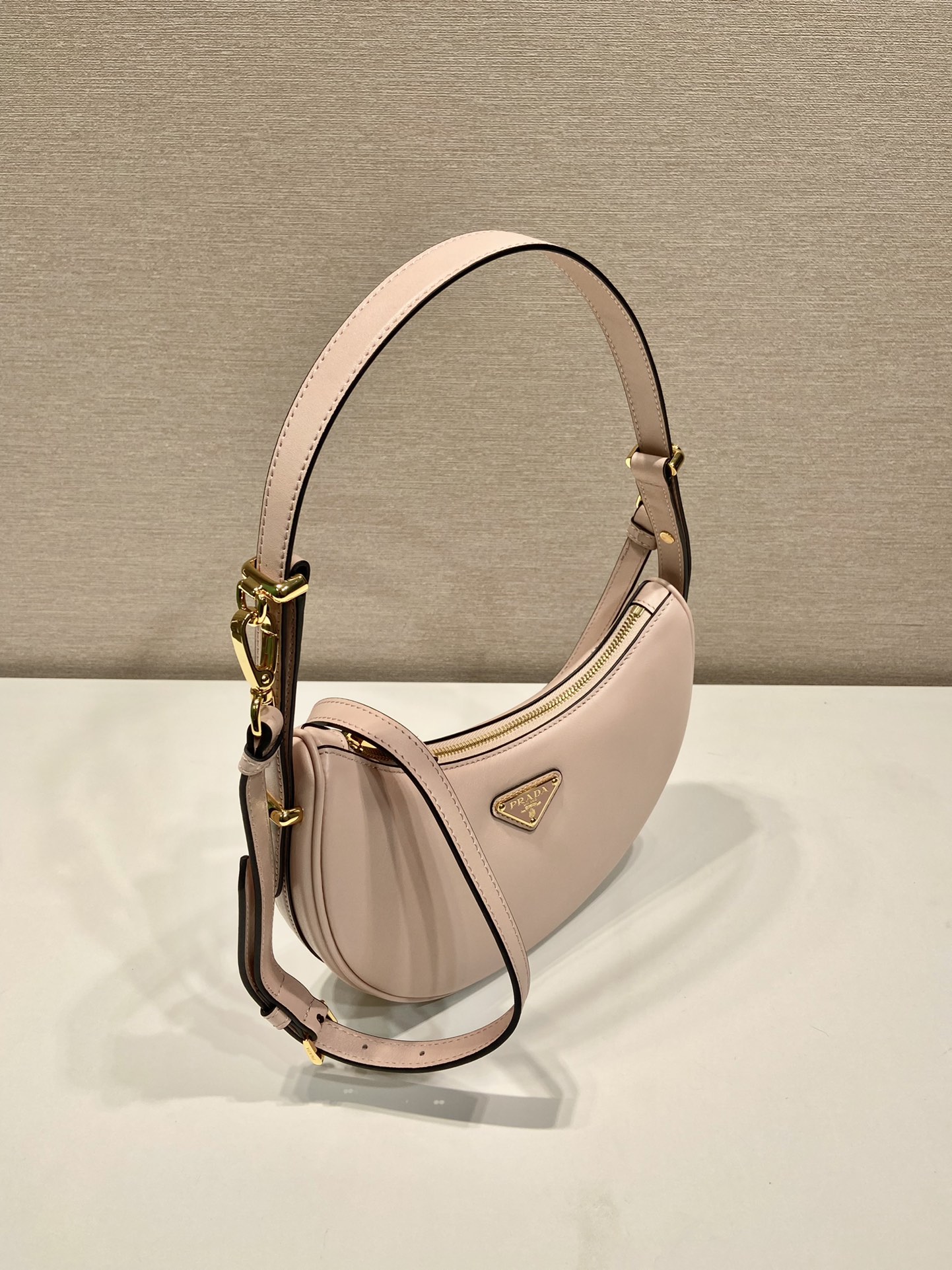 Pra*a arqué leather shoulder bag