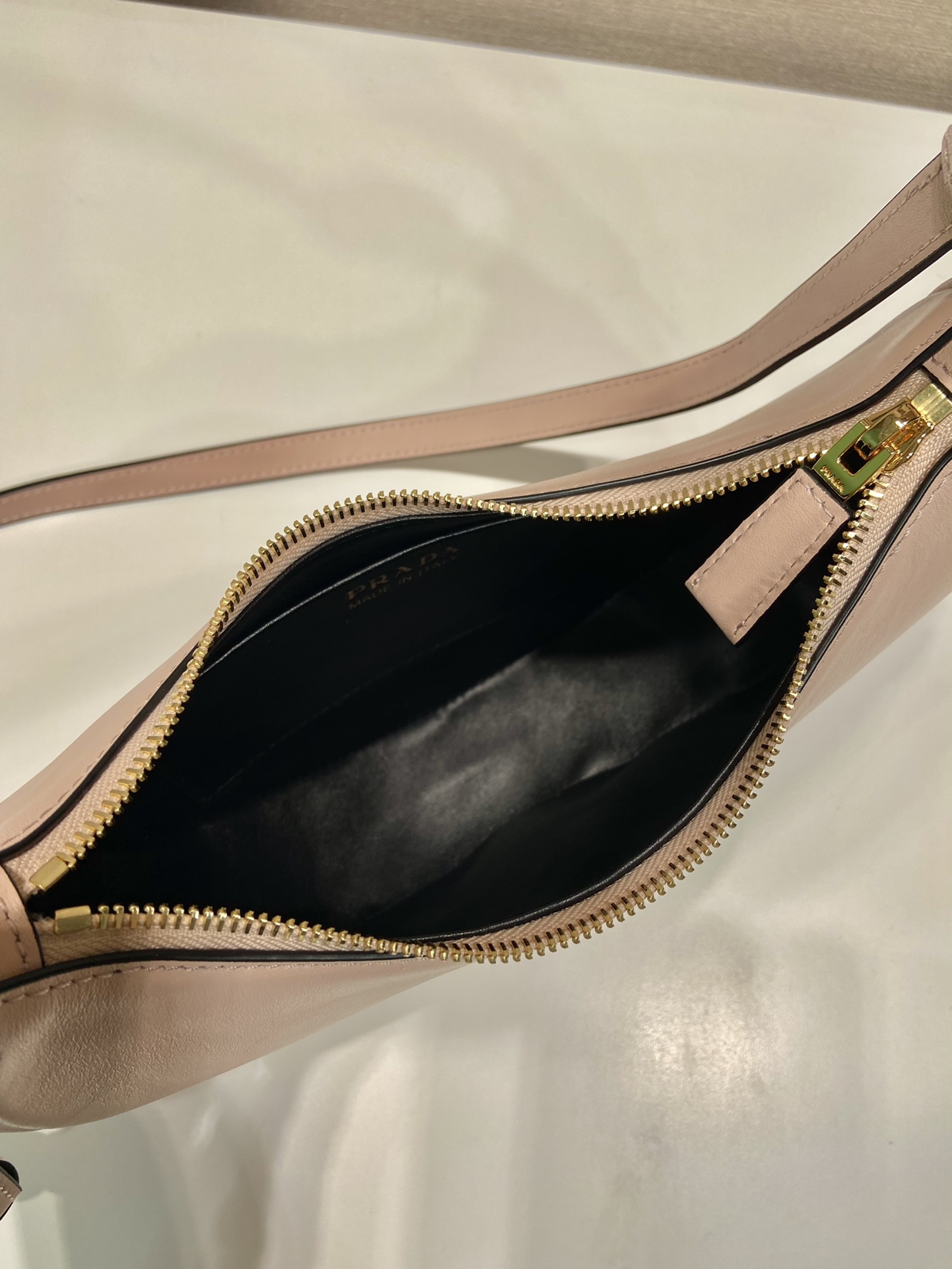 Pra*a arqué leather shoulder bag