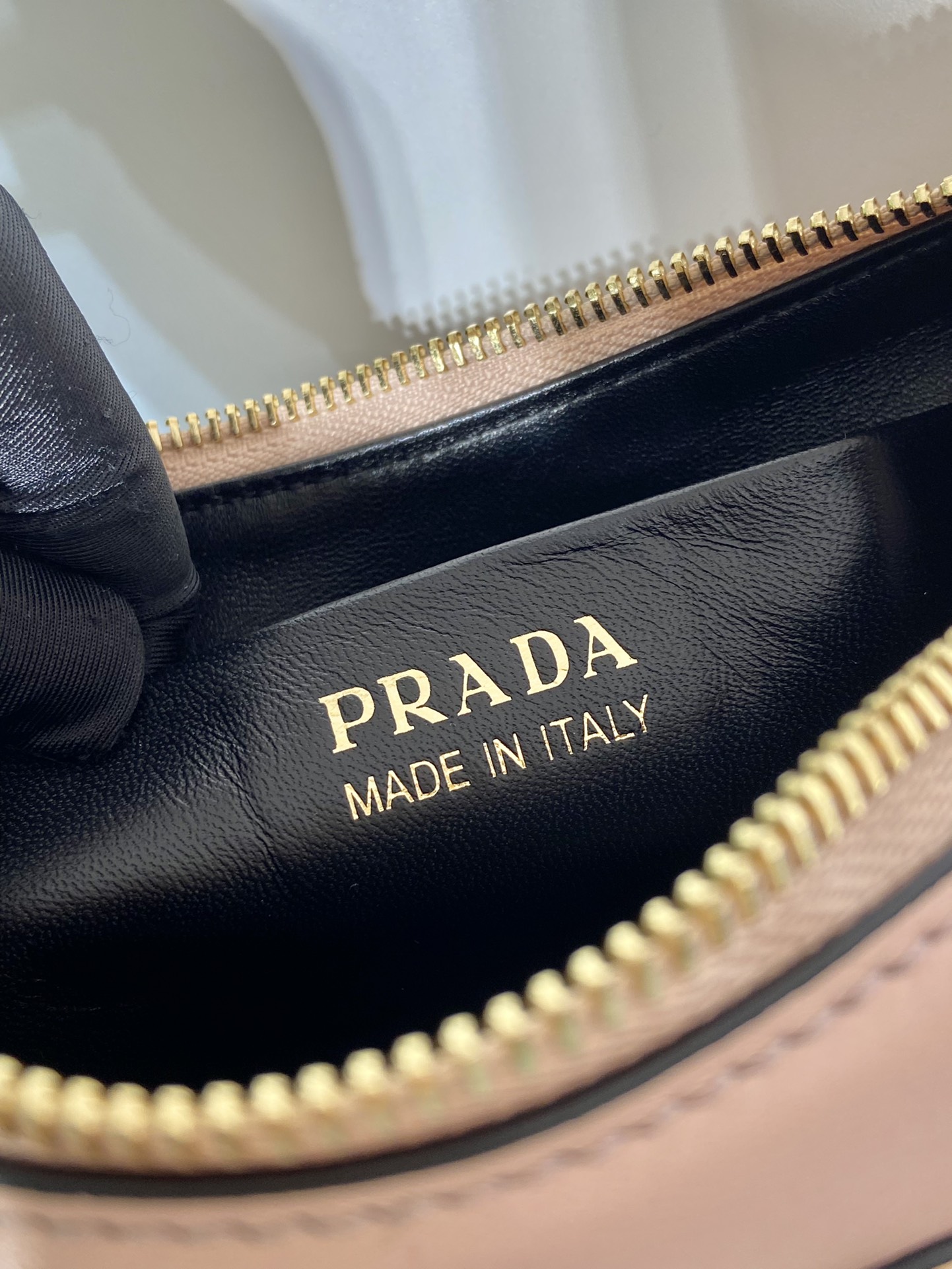 Pra*a arqué leather shoulder bag