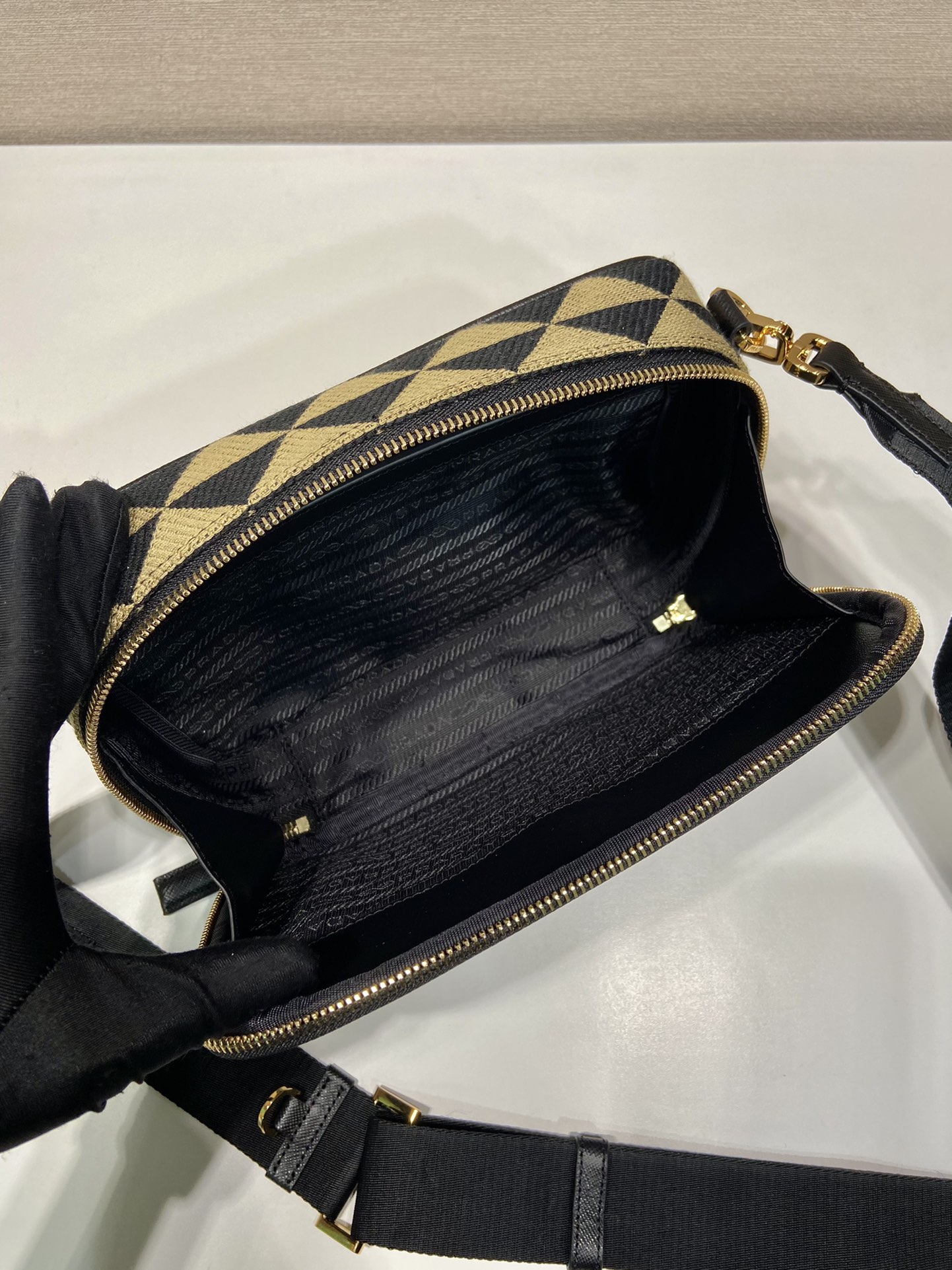 medium Pra*a brique bag