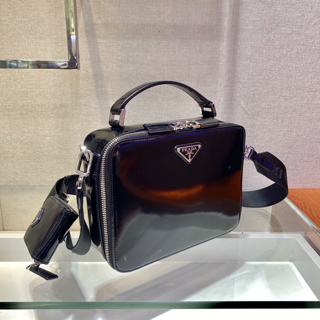 medium Pra*a brique saffiano leather bag