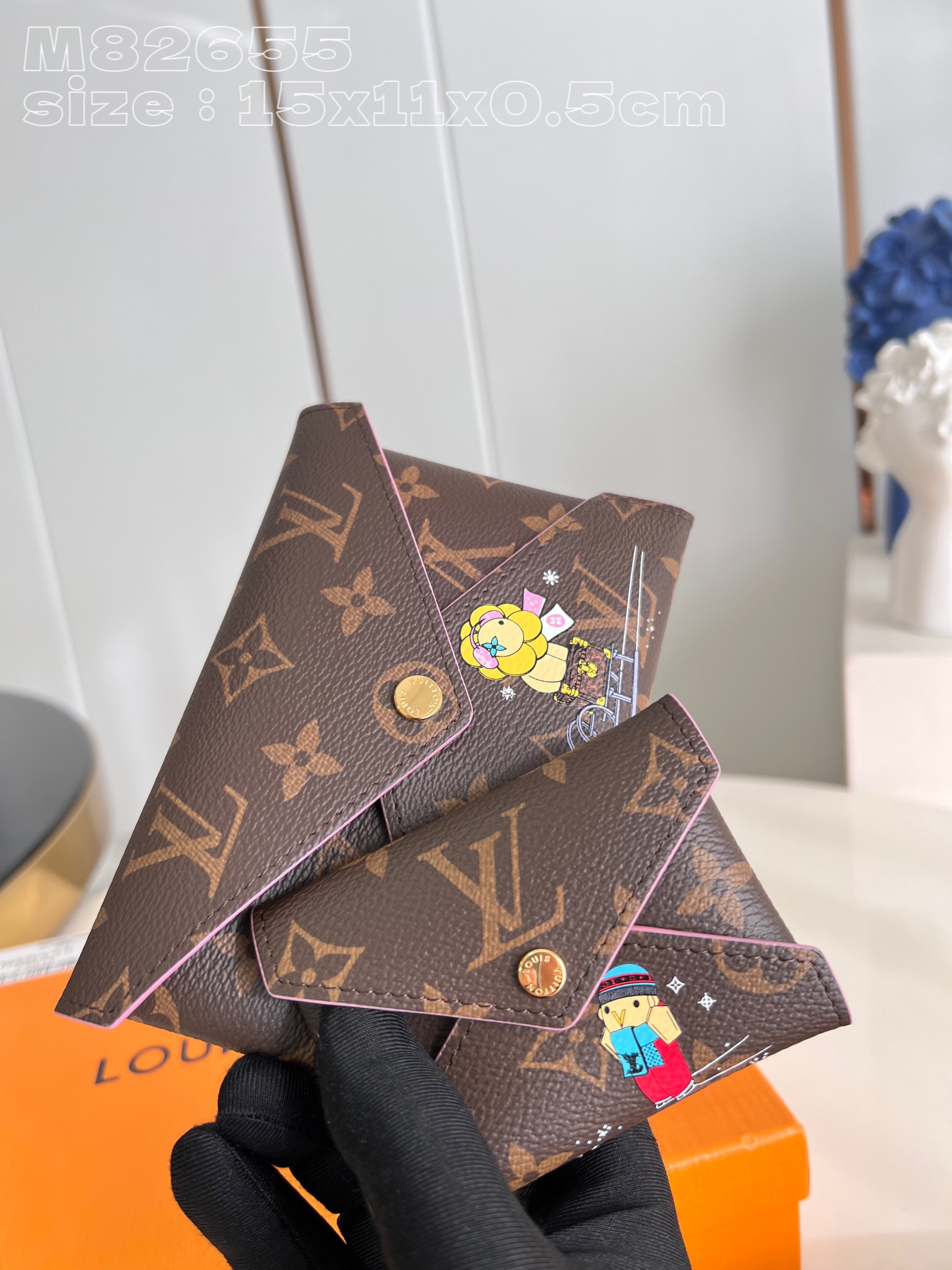 l**is V*t*n kirigami pochette