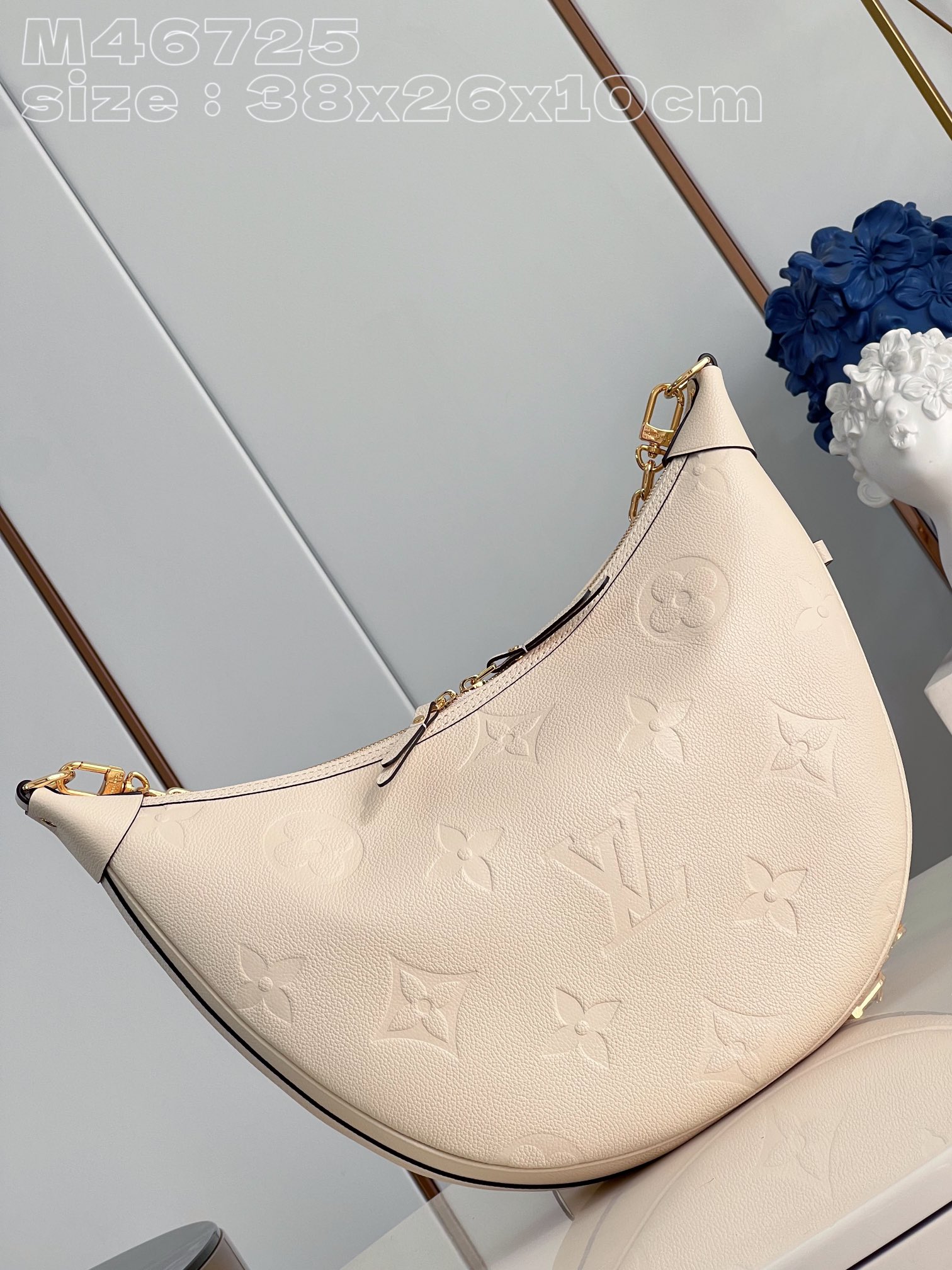 l**is V*t*n loop hobo bag