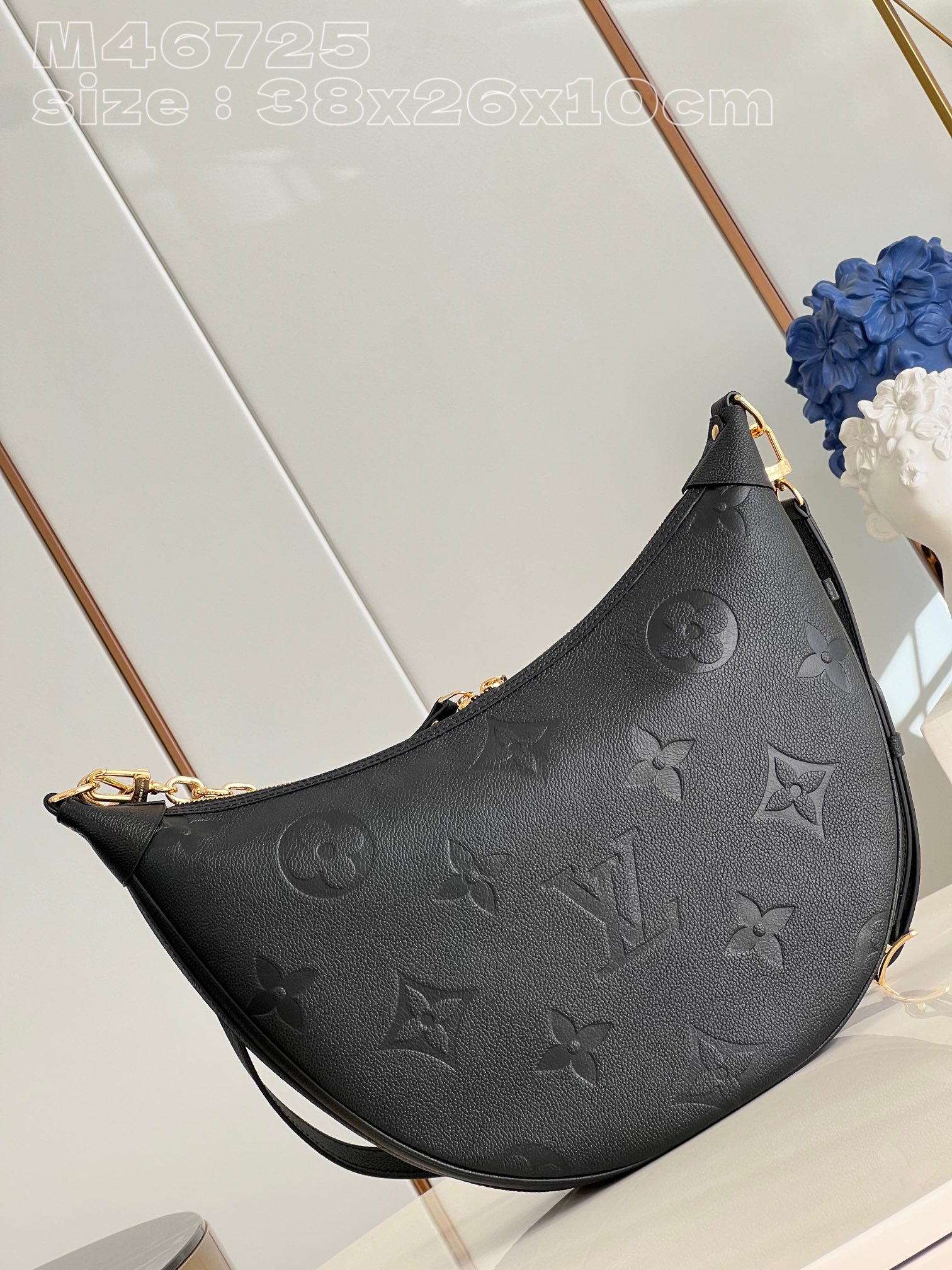 l**is V*t*n loop hobo handbag