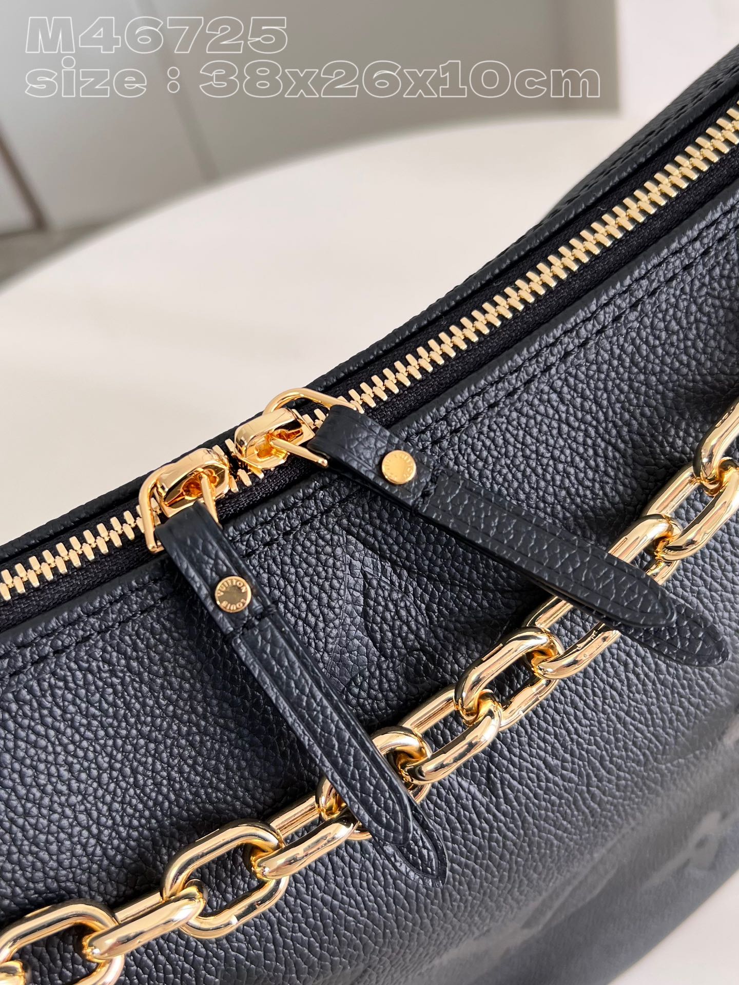 l**is V*t*n loop hobo handbag