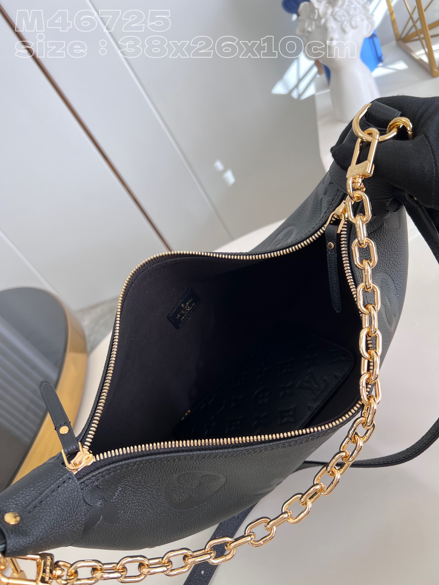 l**is V*t*n loop hobo handbag