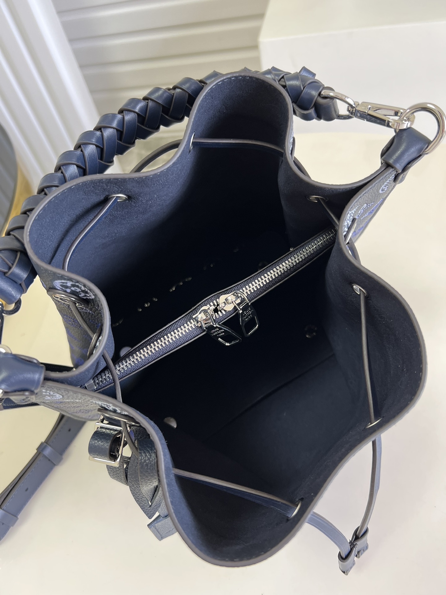 l**is V*t*n muria tote
