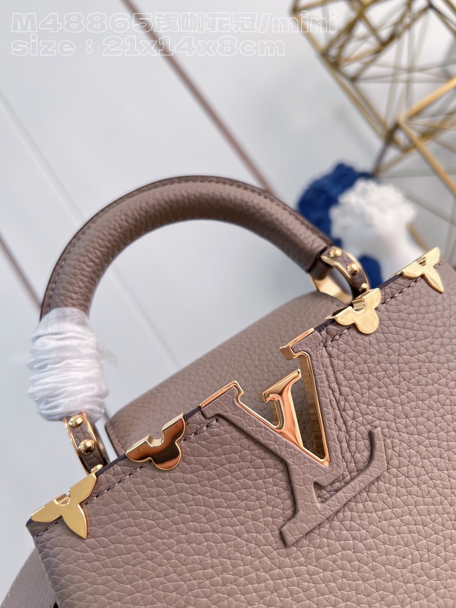 l**is V*t*n capucines mini bag