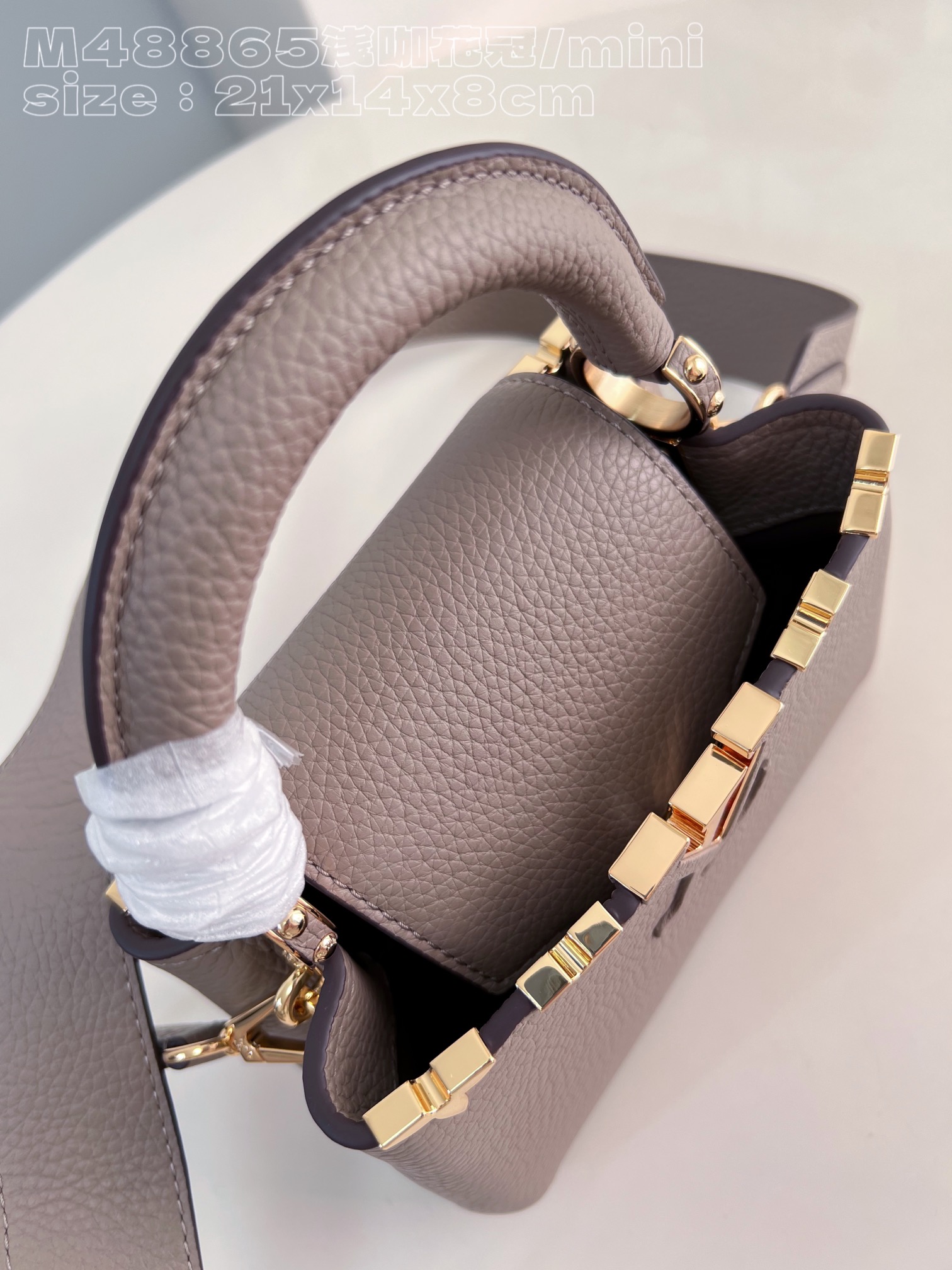 l**is V*t*n capucines mini bag
