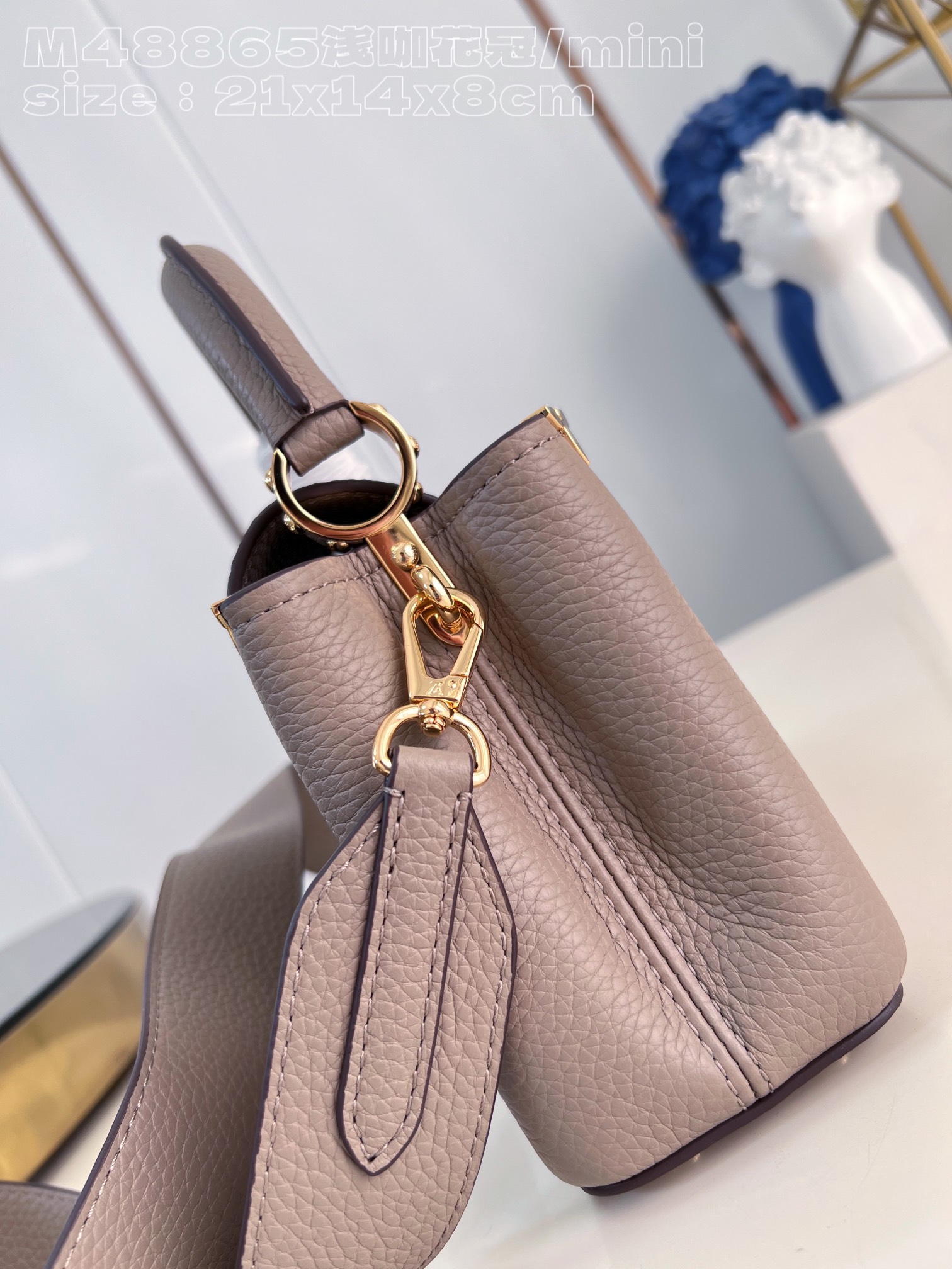 l**is V*t*n capucines mini bag