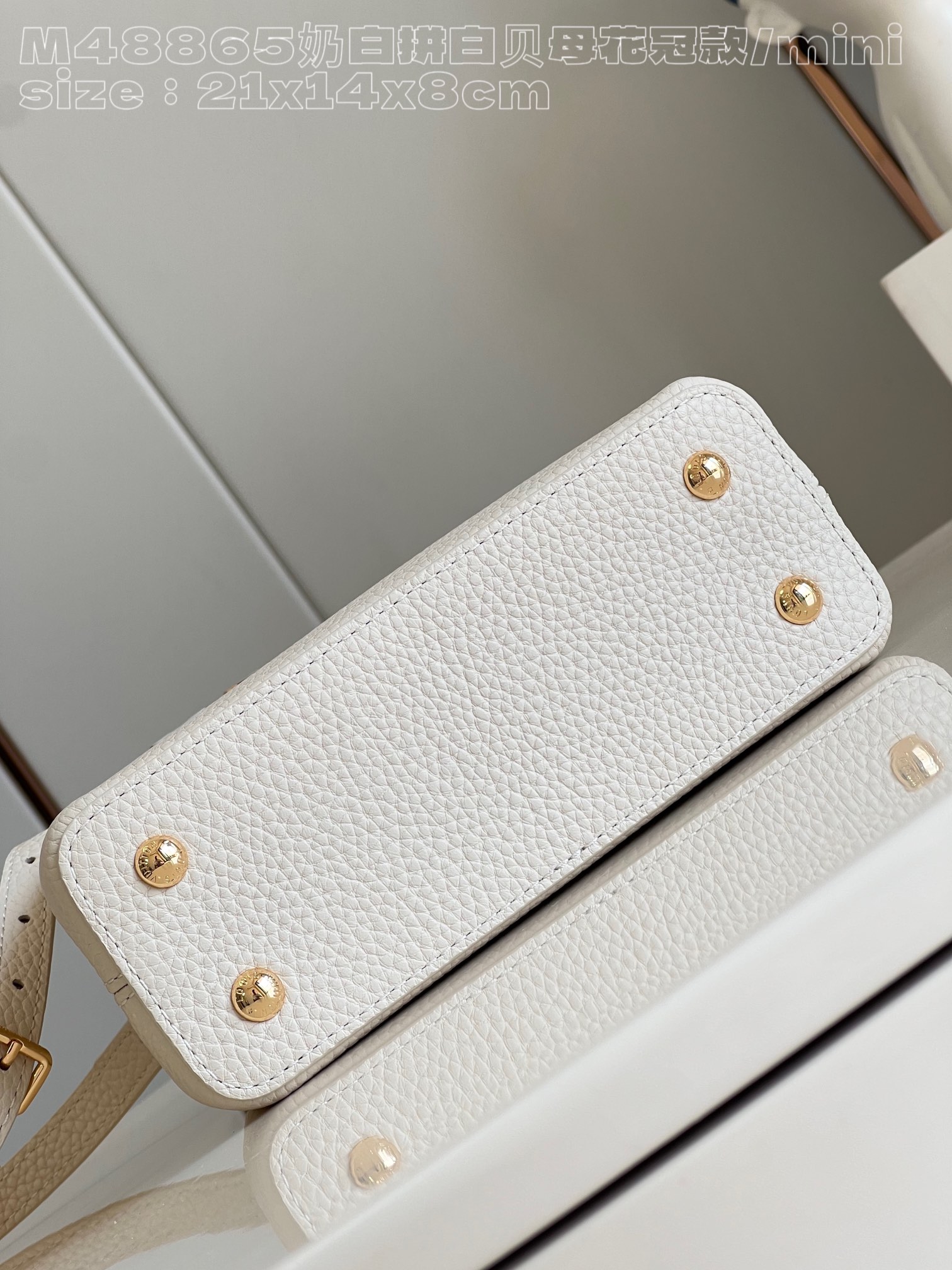 l**is V*t*n capucines mini bag
