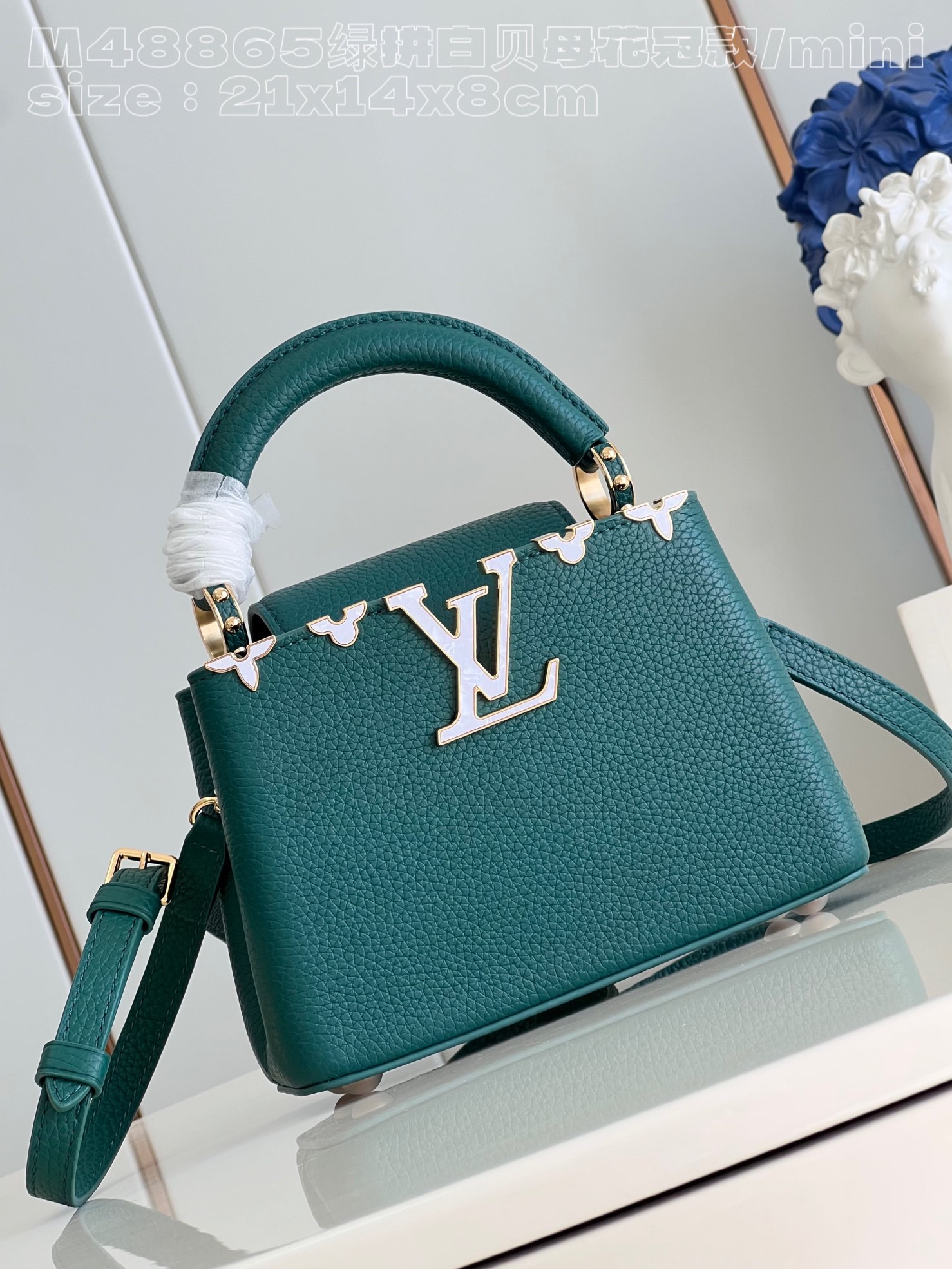 l**is V*t*n capucines mini bag