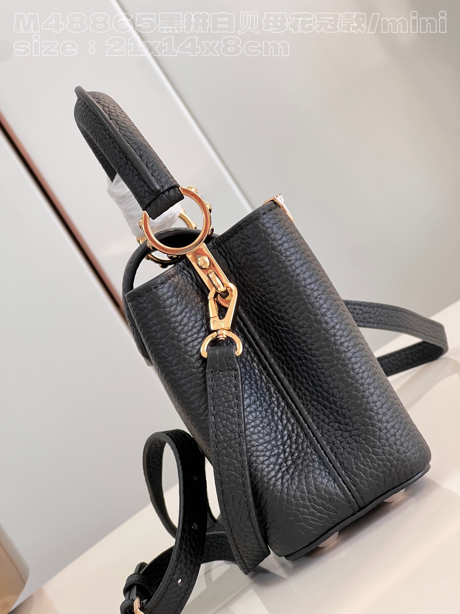 l**is V*t*n capucines mini bag