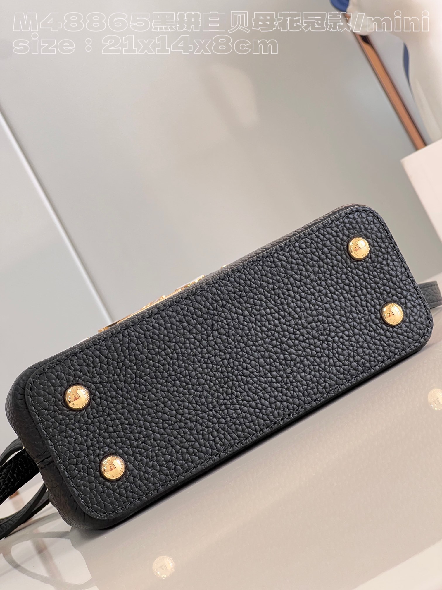 l**is V*t*n capucines mini bag