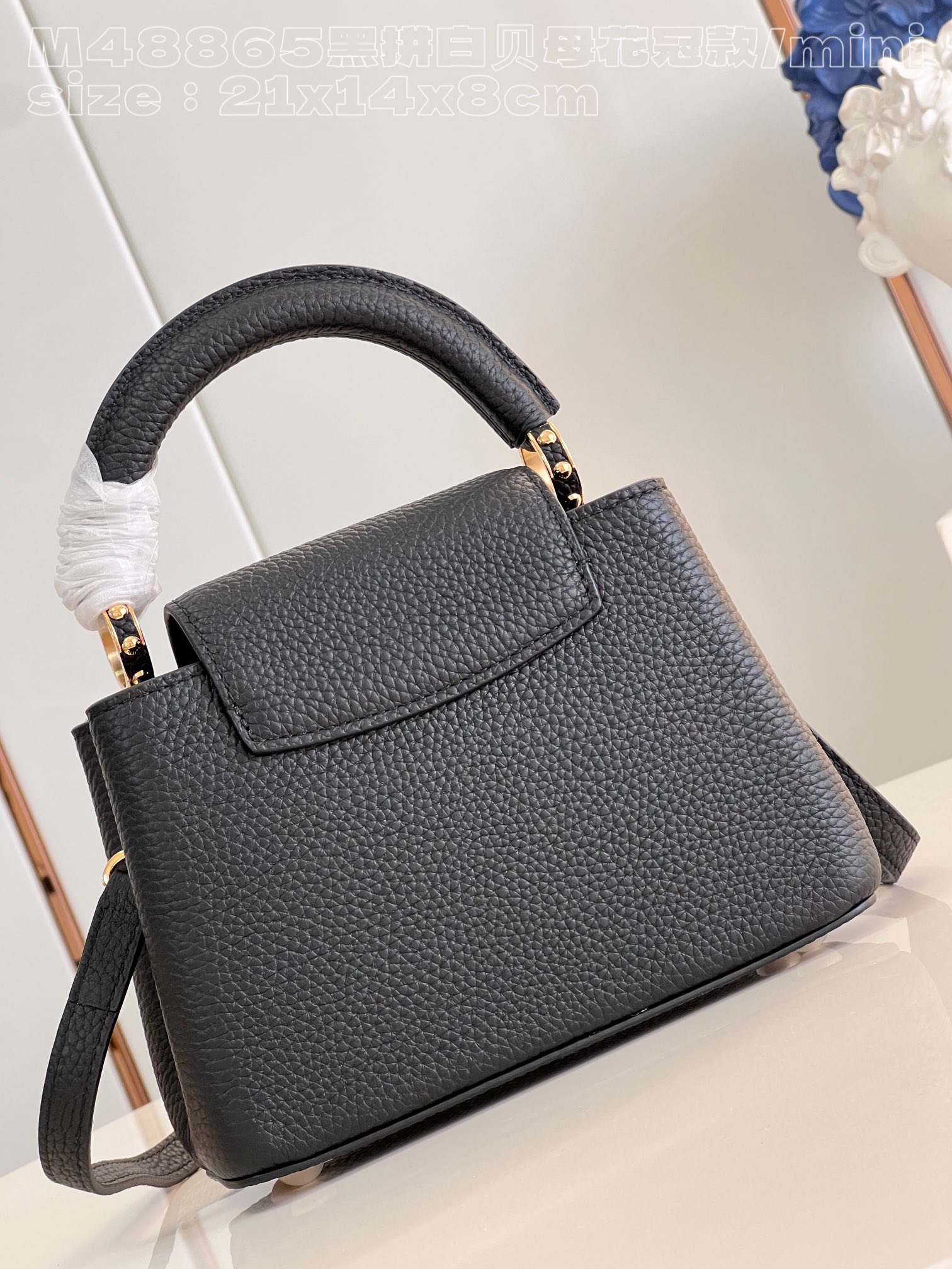l**is V*t*n capucines mini bag