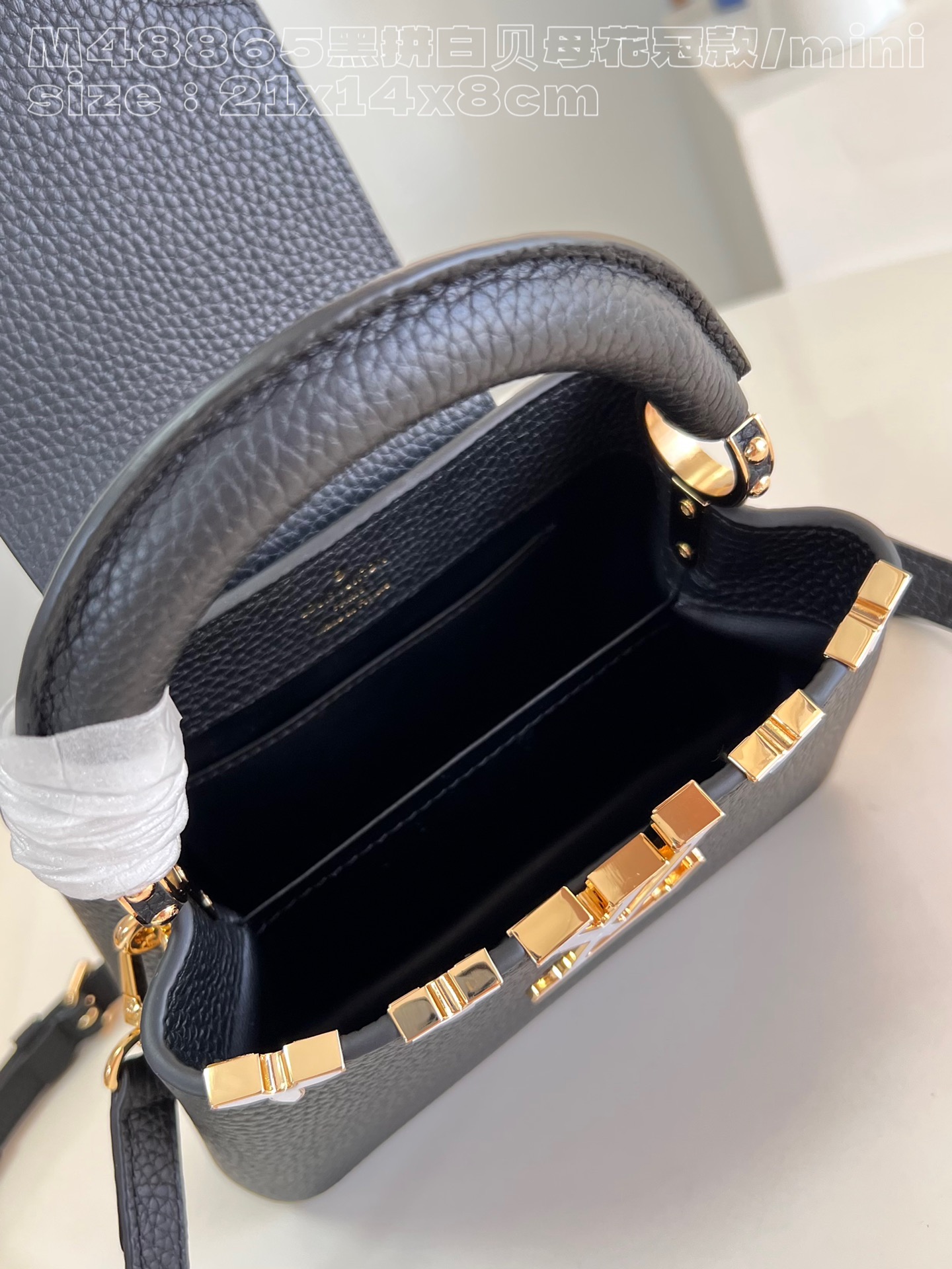 l**is V*t*n capucines mini bag