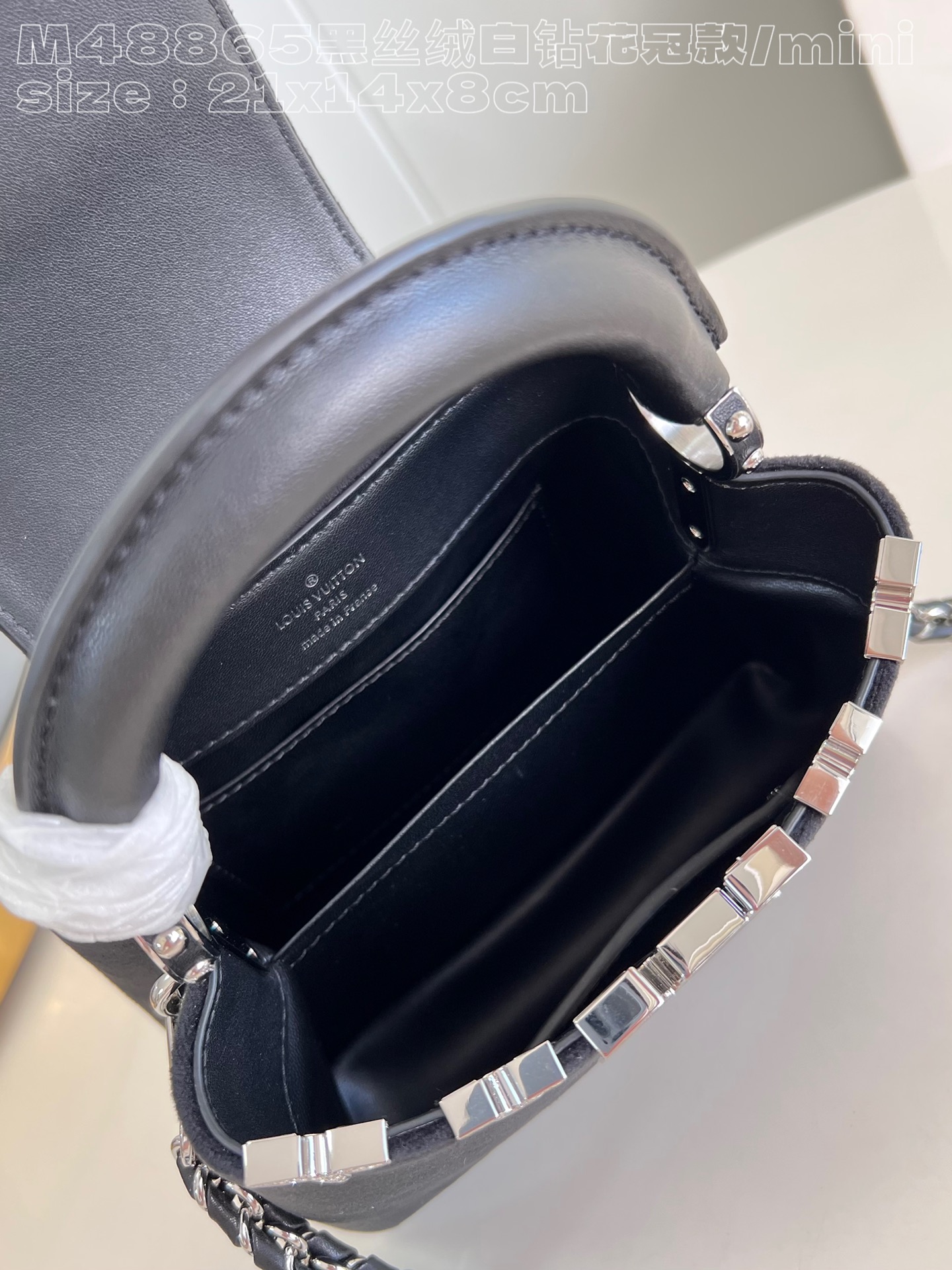l**is V*t*n capucines mini bag