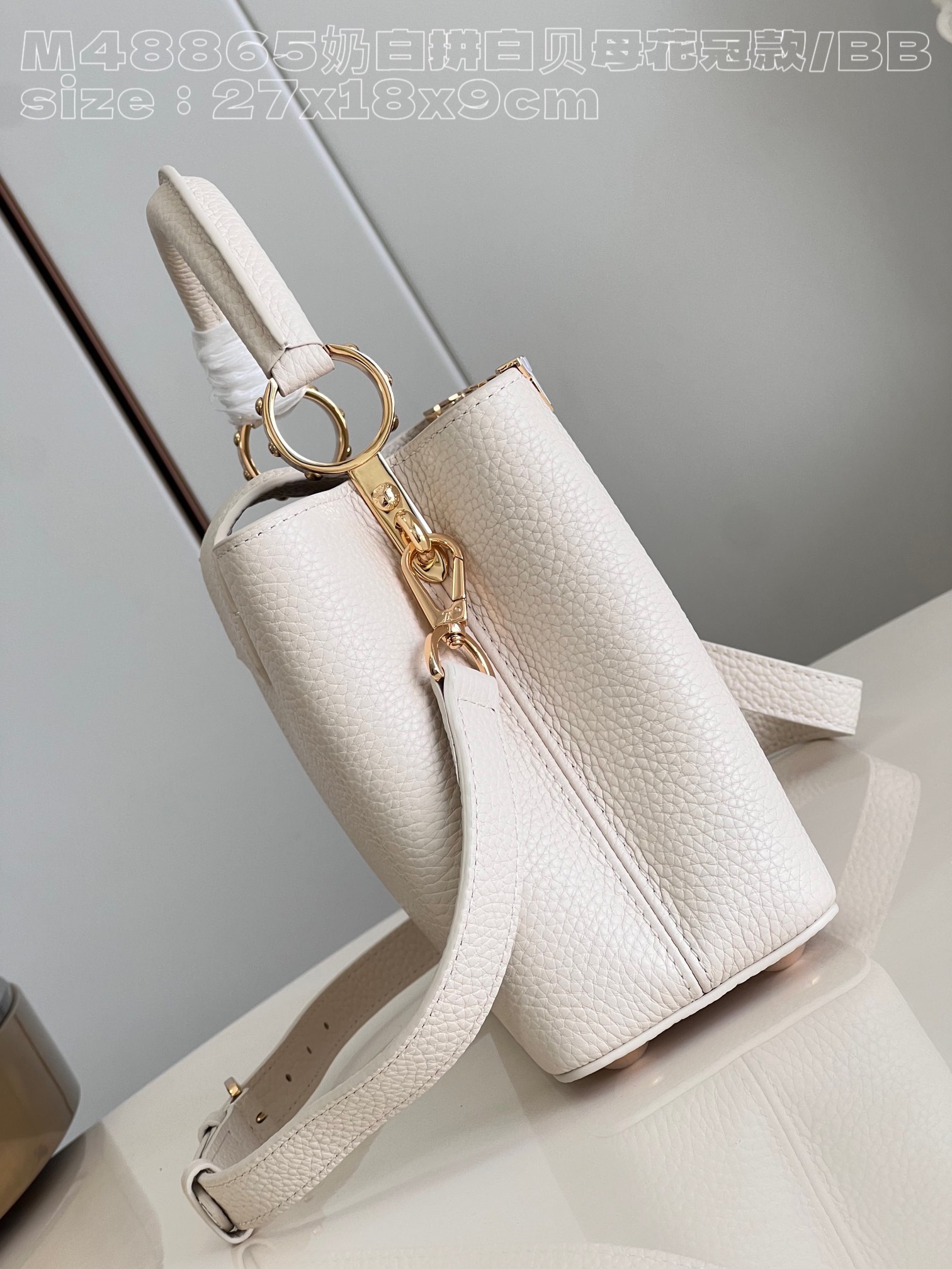 l**is V*t*n capucines bb handbag