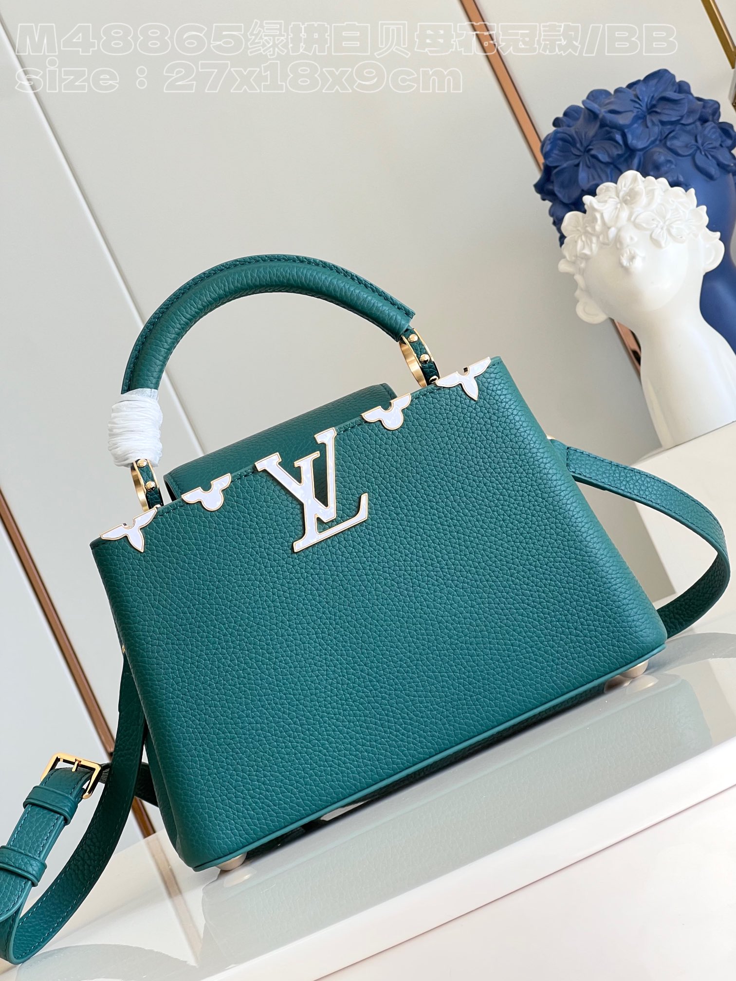 l**is V*t*n capucines bb handbag