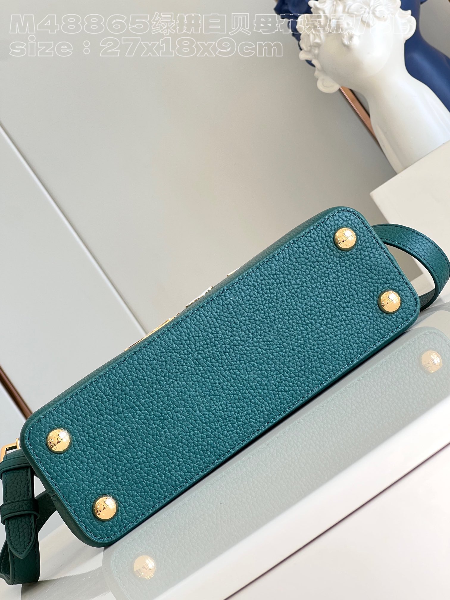 l**is V*t*n capucines bb handbag
