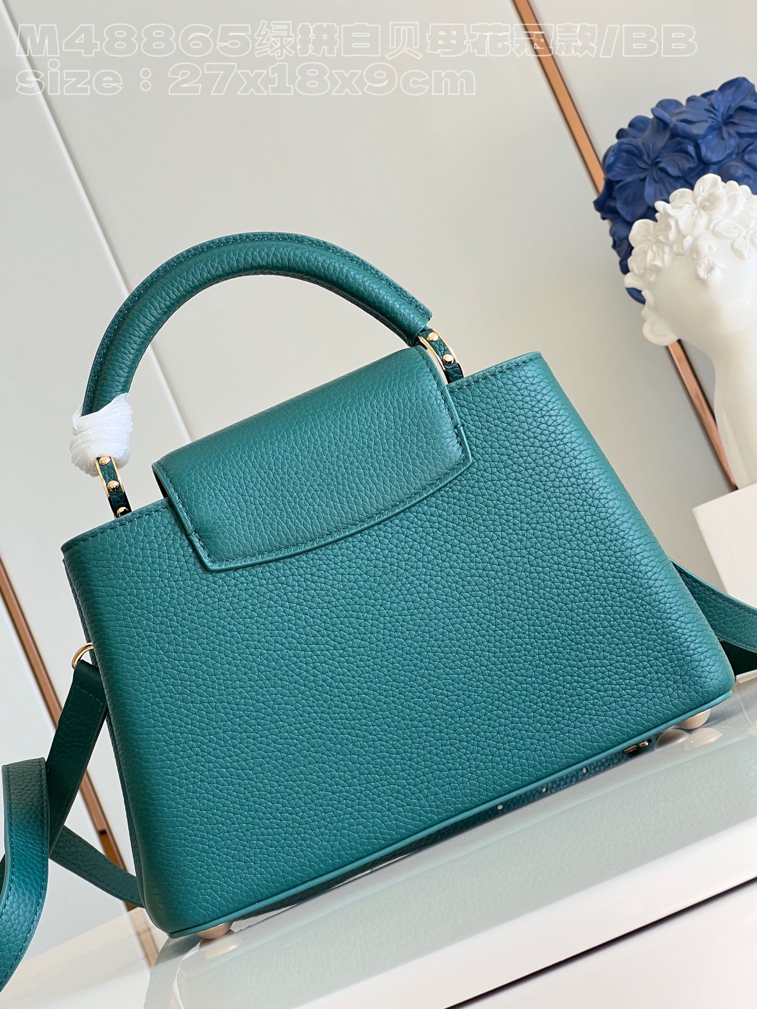 l**is V*t*n capucines bb handbag