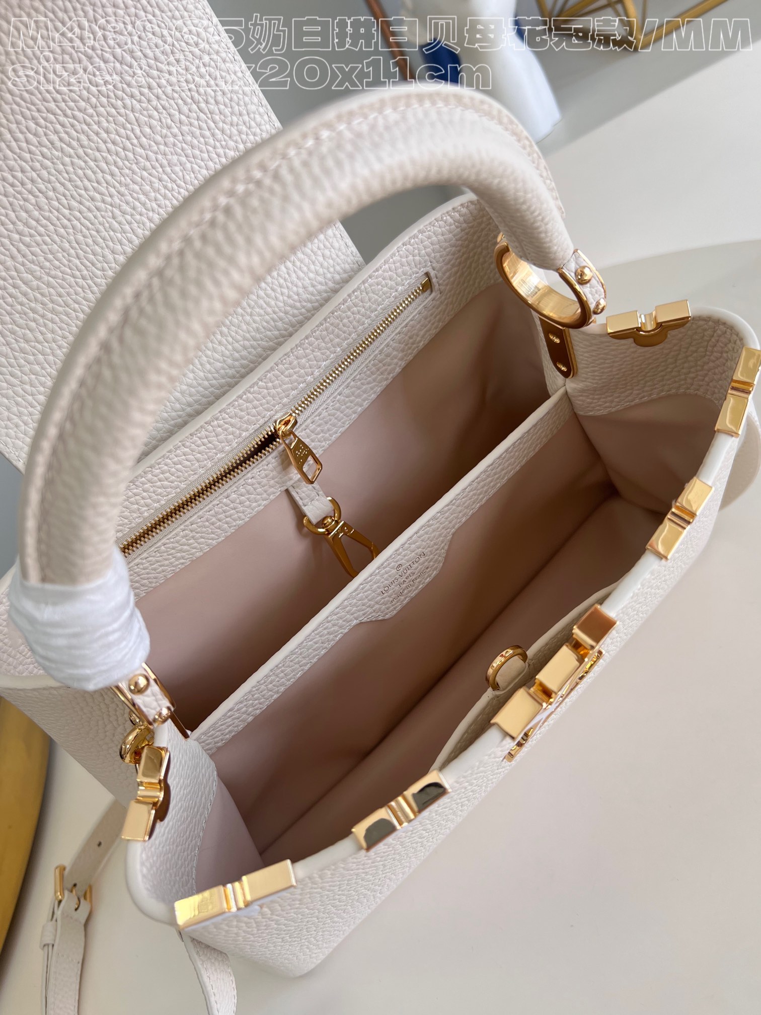 l**is V*t*n capucines mm handbag
