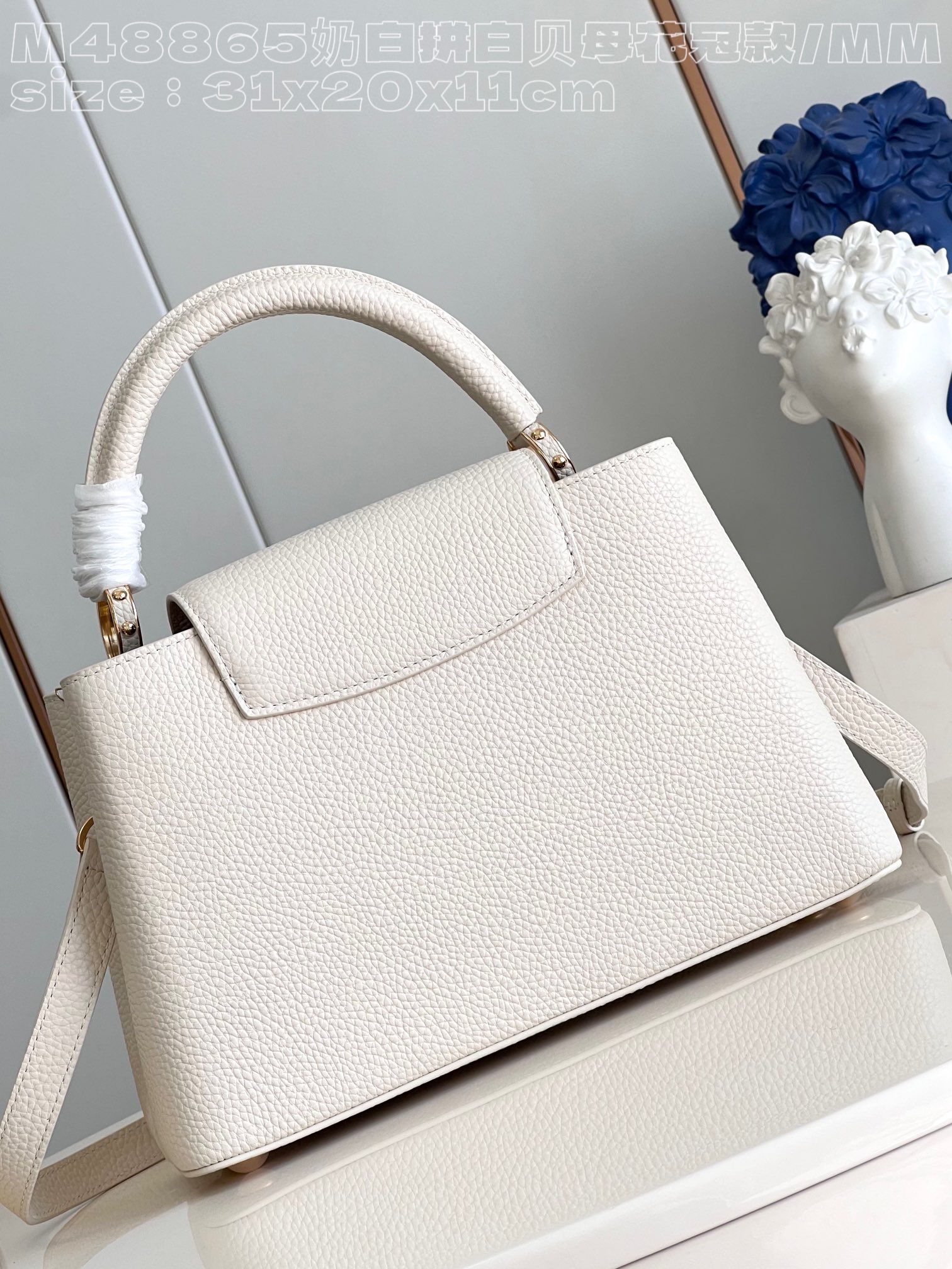 l**is V*t*n capucines mm handbag