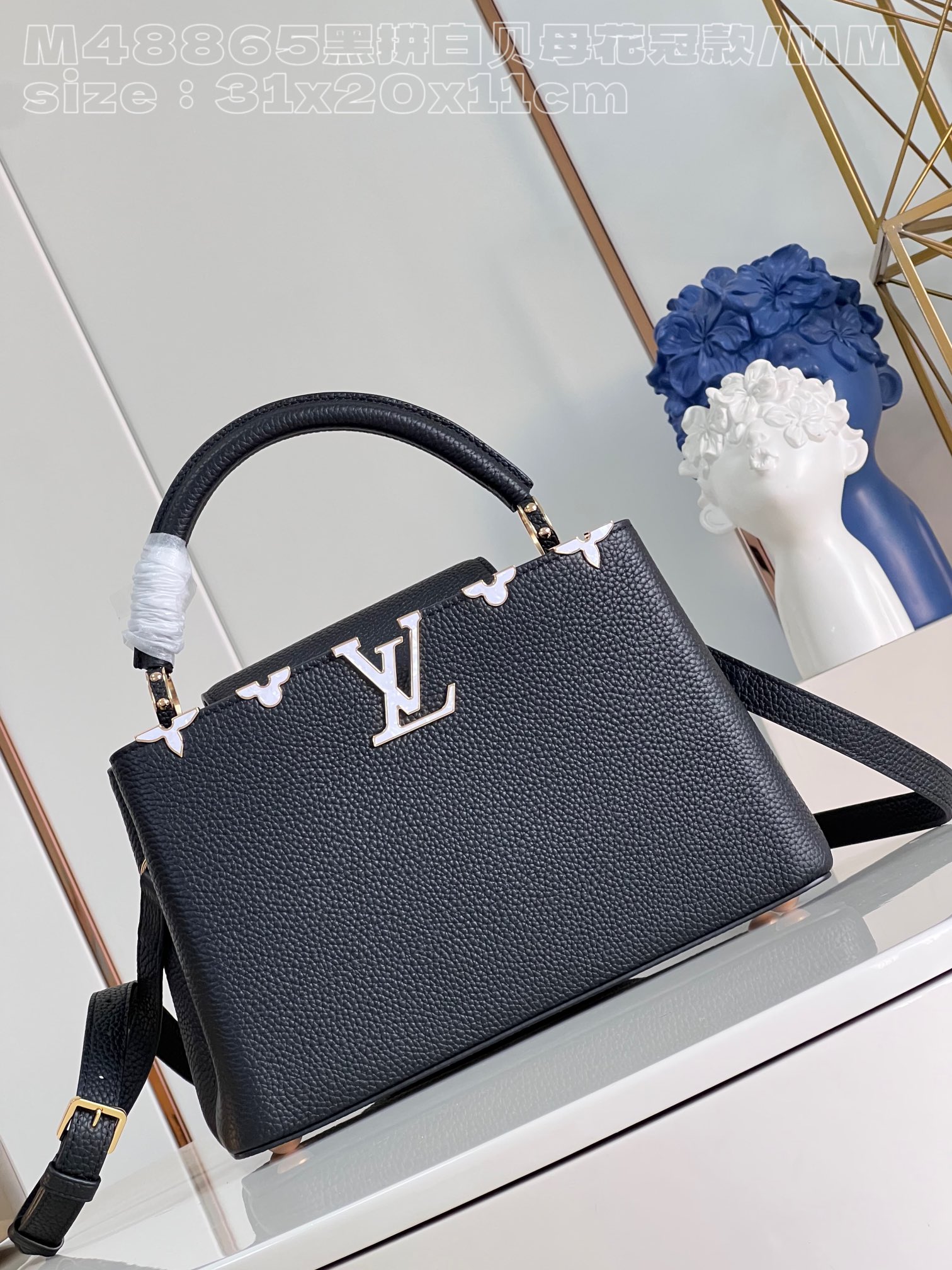 l**is V*t*n capucines mm handbag