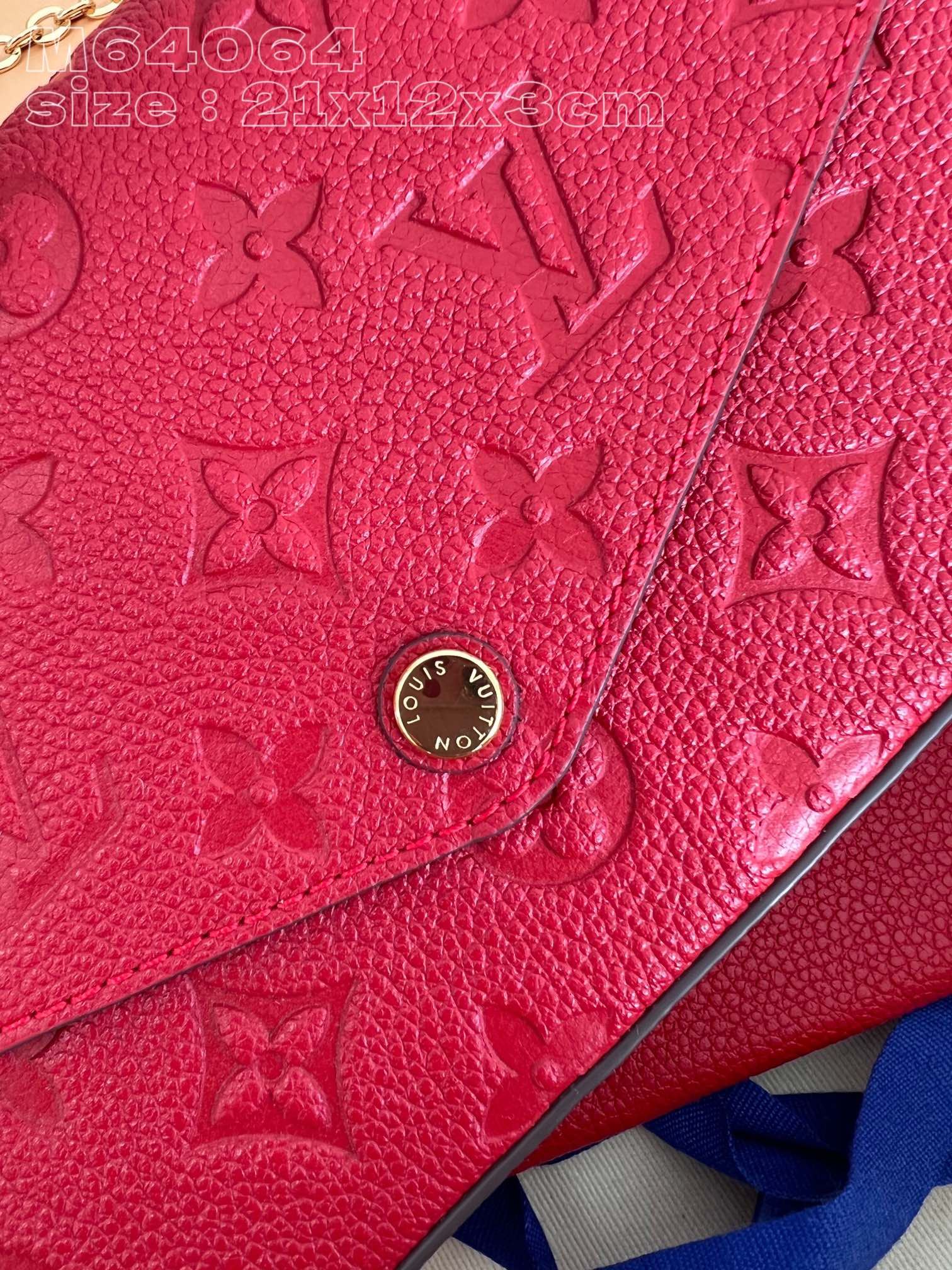 l**is V*t*n pochette félicie