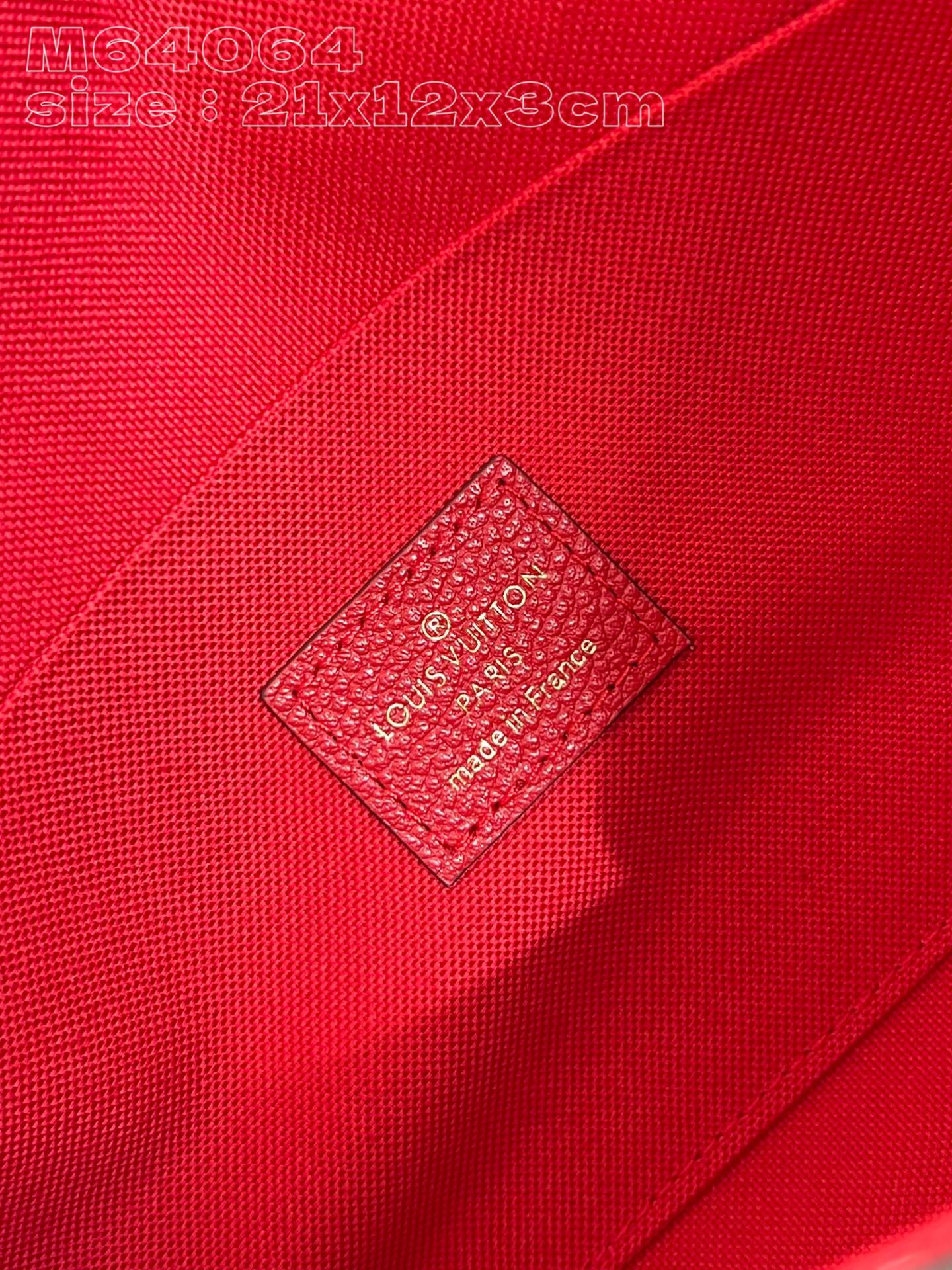 l**is V*t*n pochette félicie