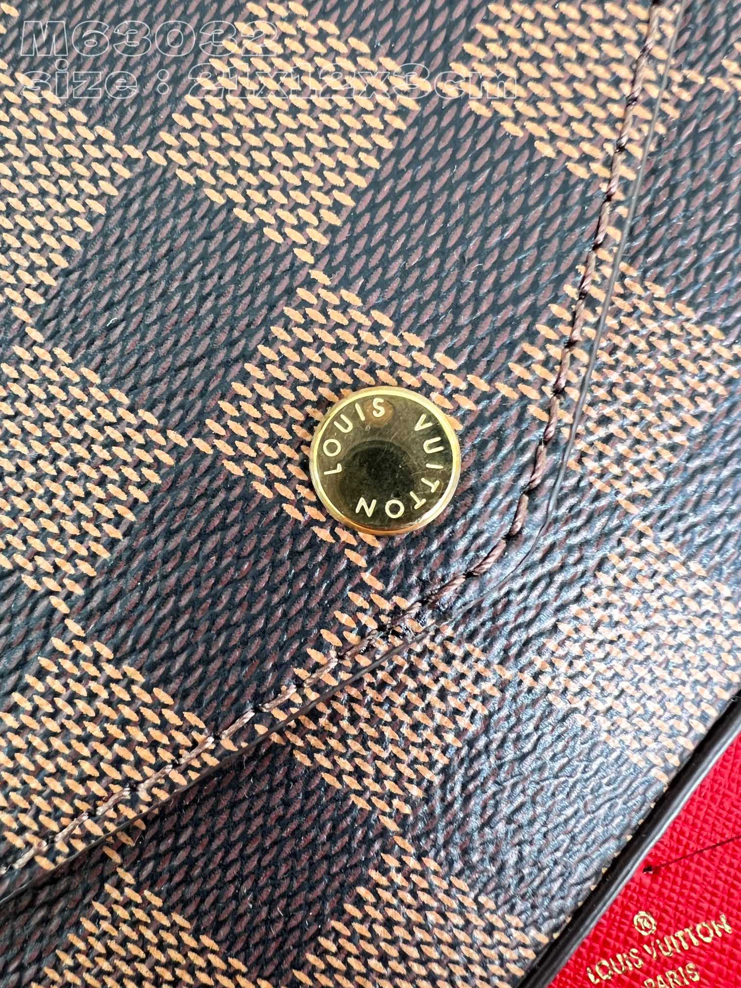 l**is V*t*n pochette félicie