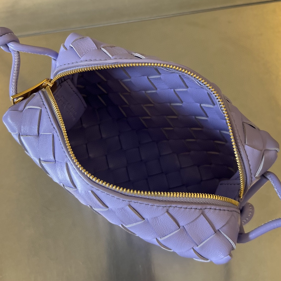 bo*te*ga Ve*ne*ta mini loop camera bag